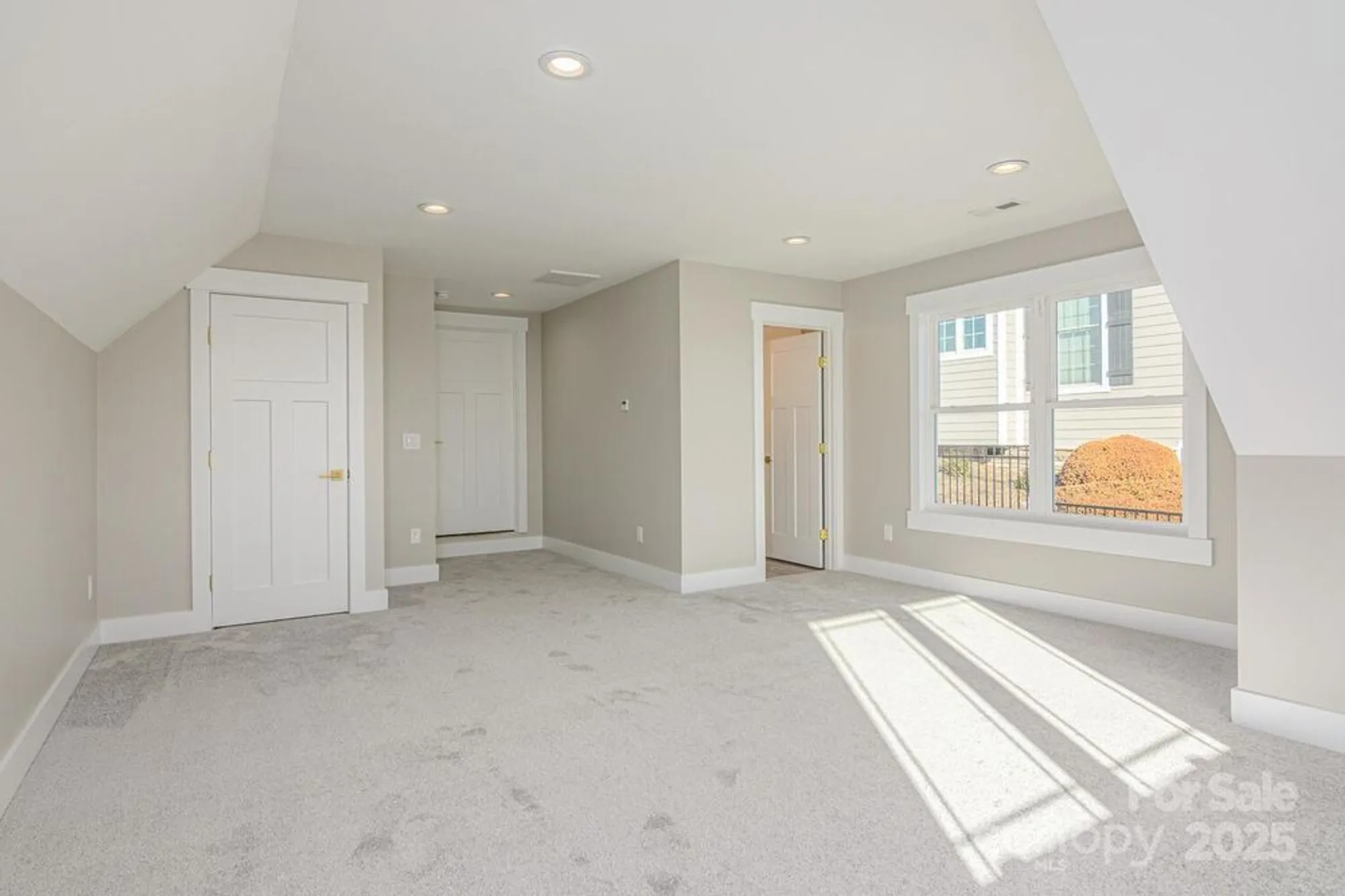 Property Slideshow image 37 of 48 | 131 dawn mist ct, Hendersonville, NC, 28791