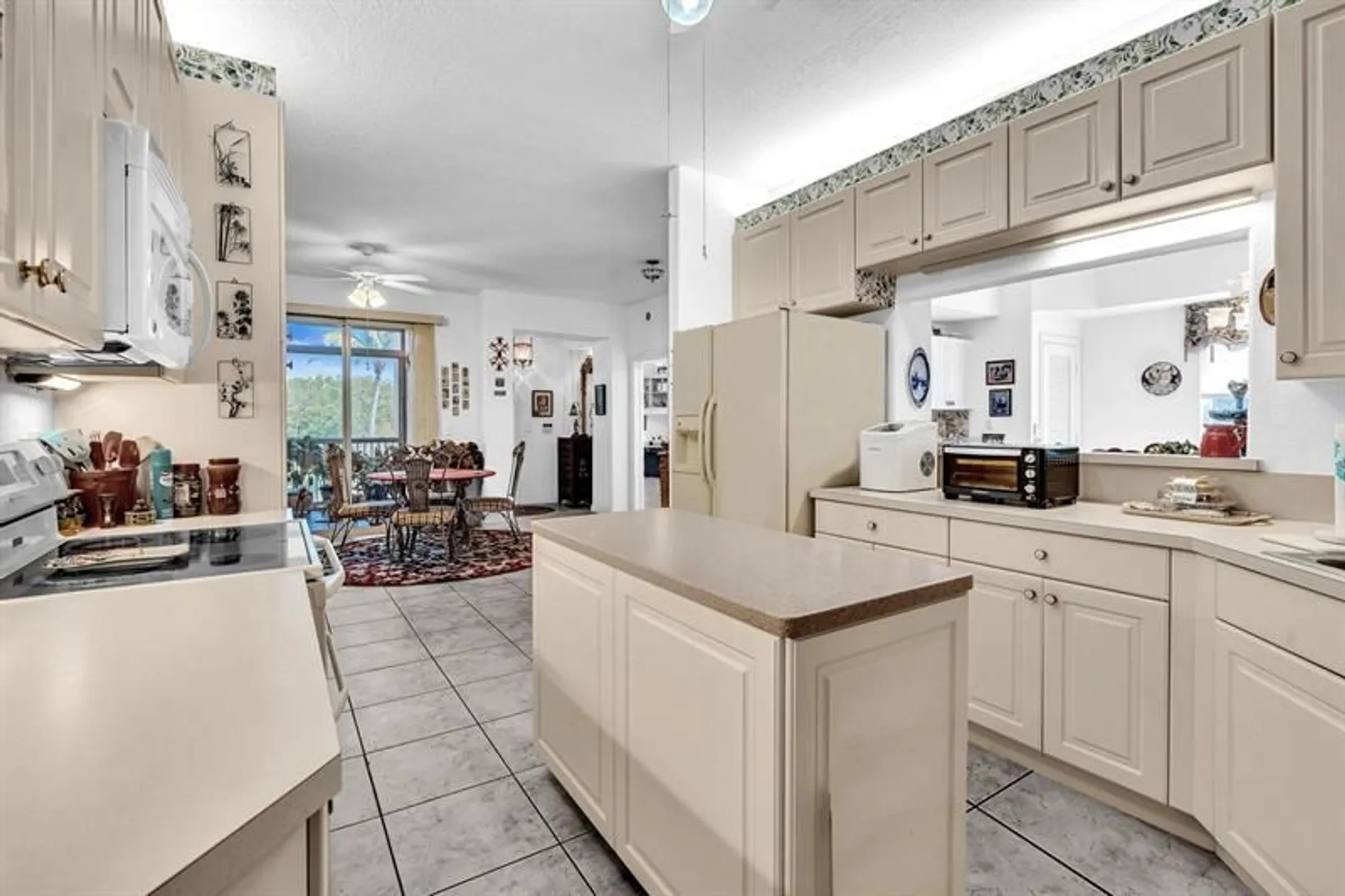 Property Slideshow image 12 of 76 | 7715 southampton ter 301, Tamarac, FL, 33321