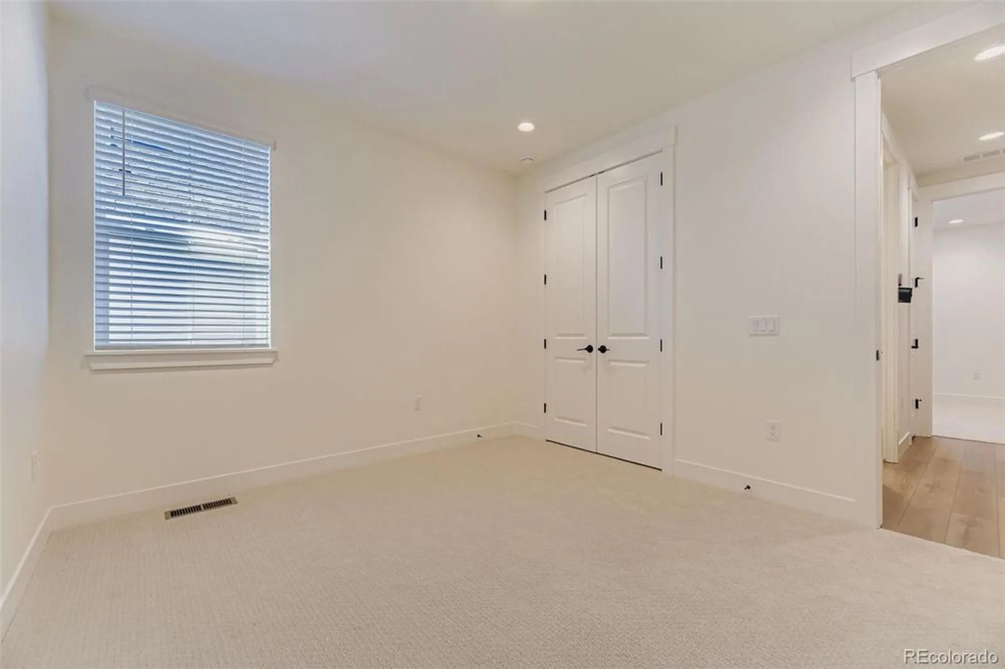 Property Slideshow image 19 of 28 | 9046 s shawnee ct, Aurora, CO, 80016
