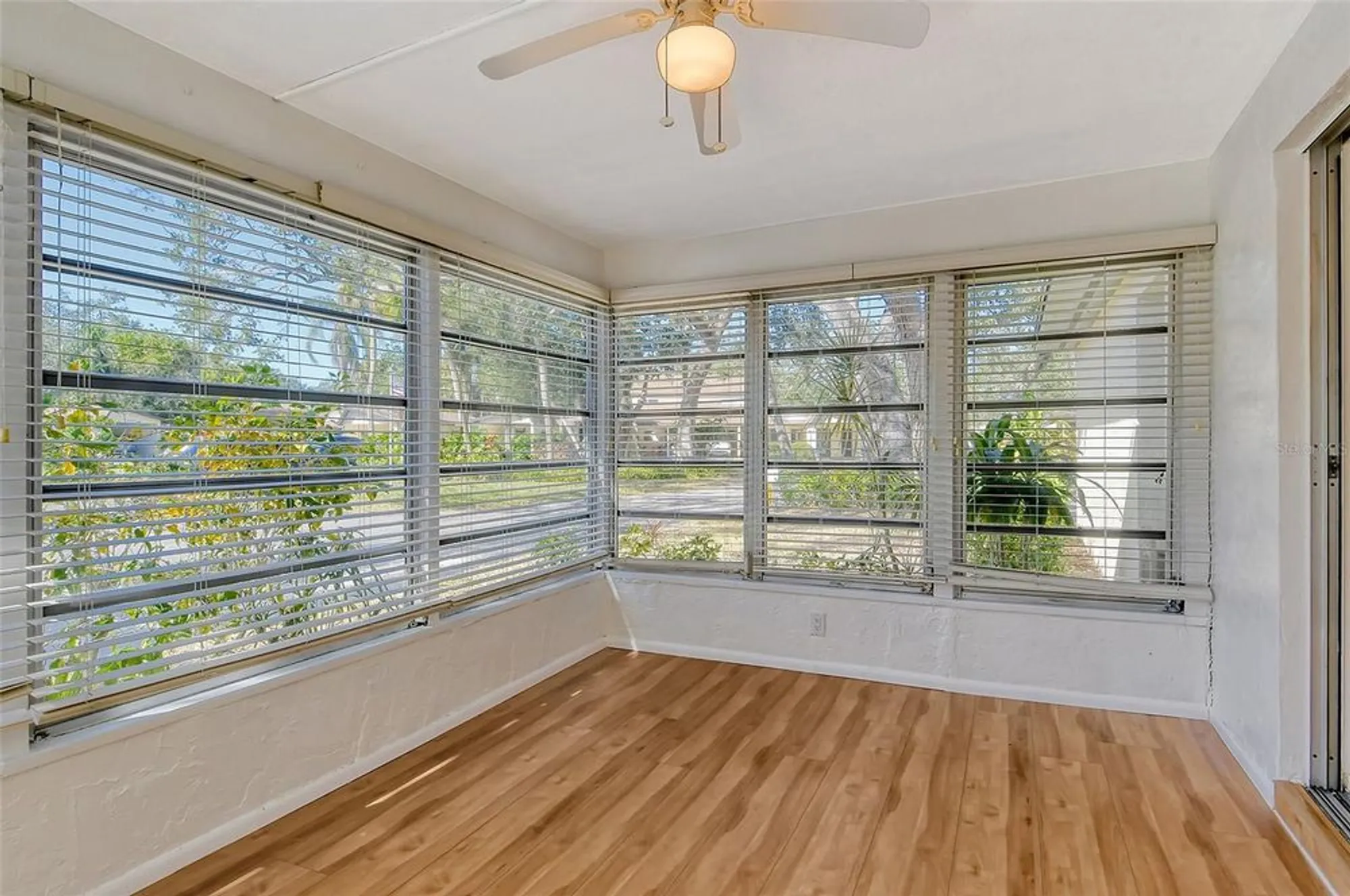 Property Slideshow image 23 of 37 | 6947 woodwind dr 77, Sarasota, FL, 34231