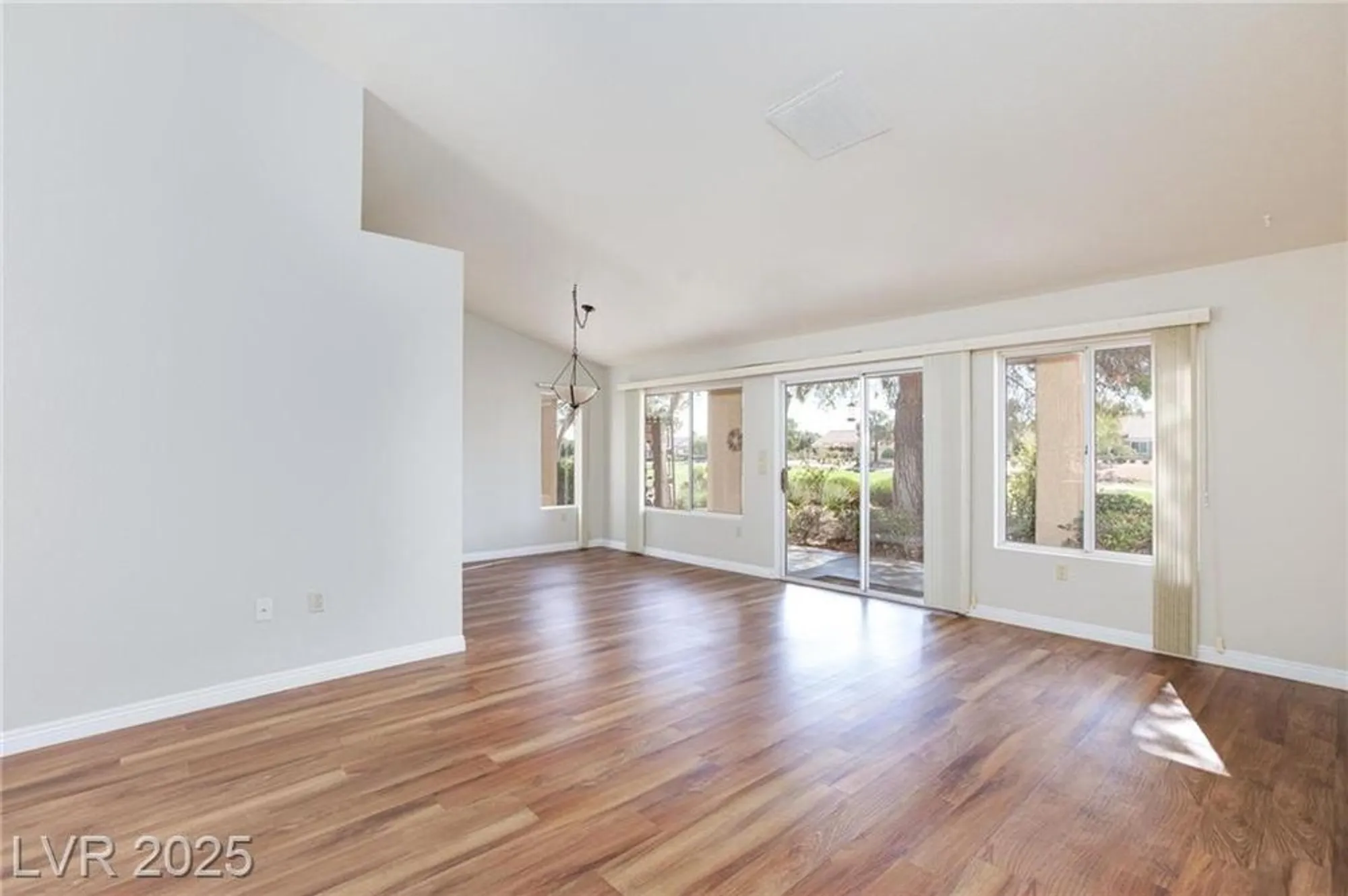 Property Slideshow image 7 of 39 | 8925 litchfield ave, Las Vegas, NV, 89134