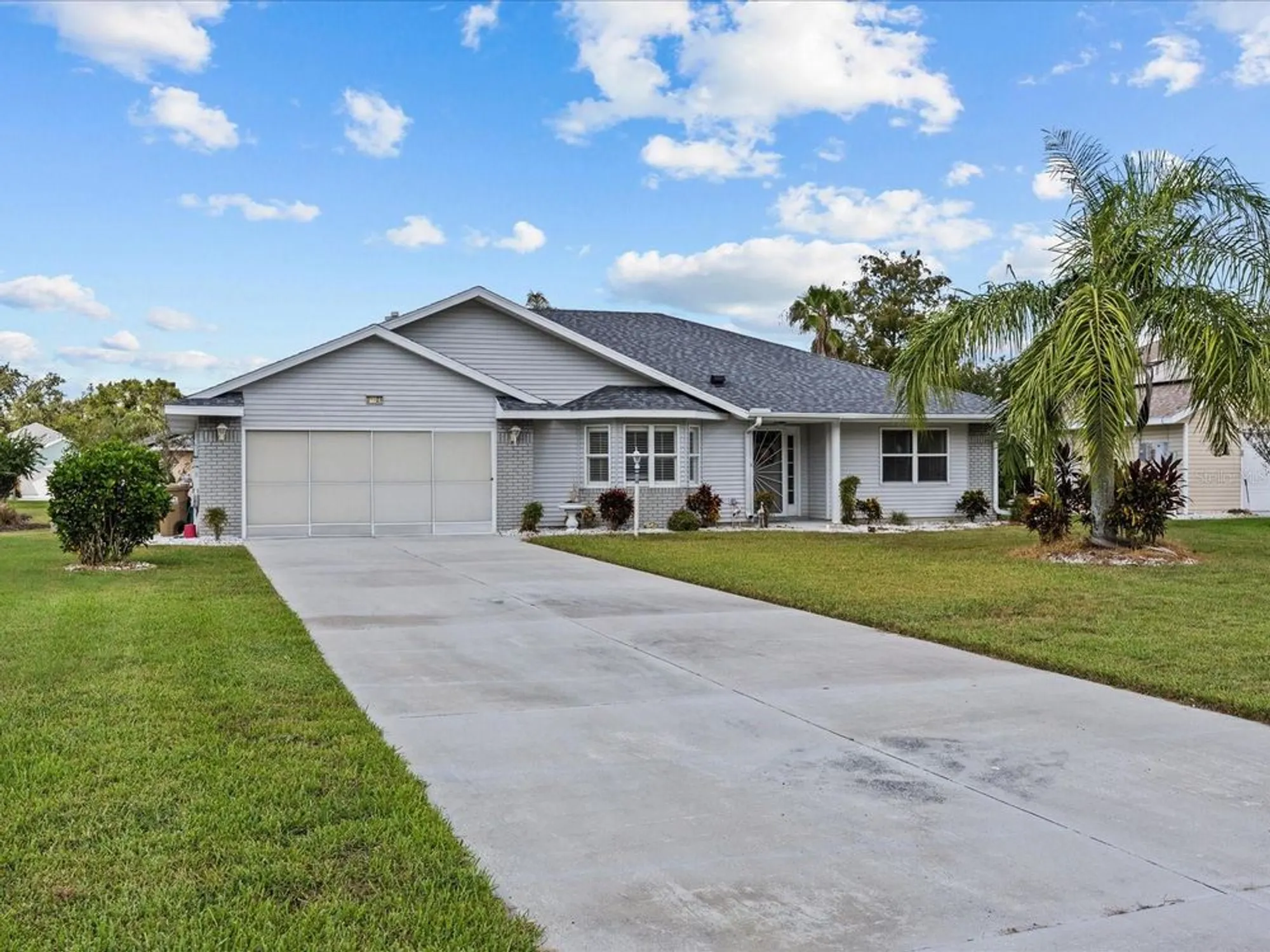 Property Slideshow image 1 of 46 | 21523 queen anne ct, Leesburg, FL, 34748