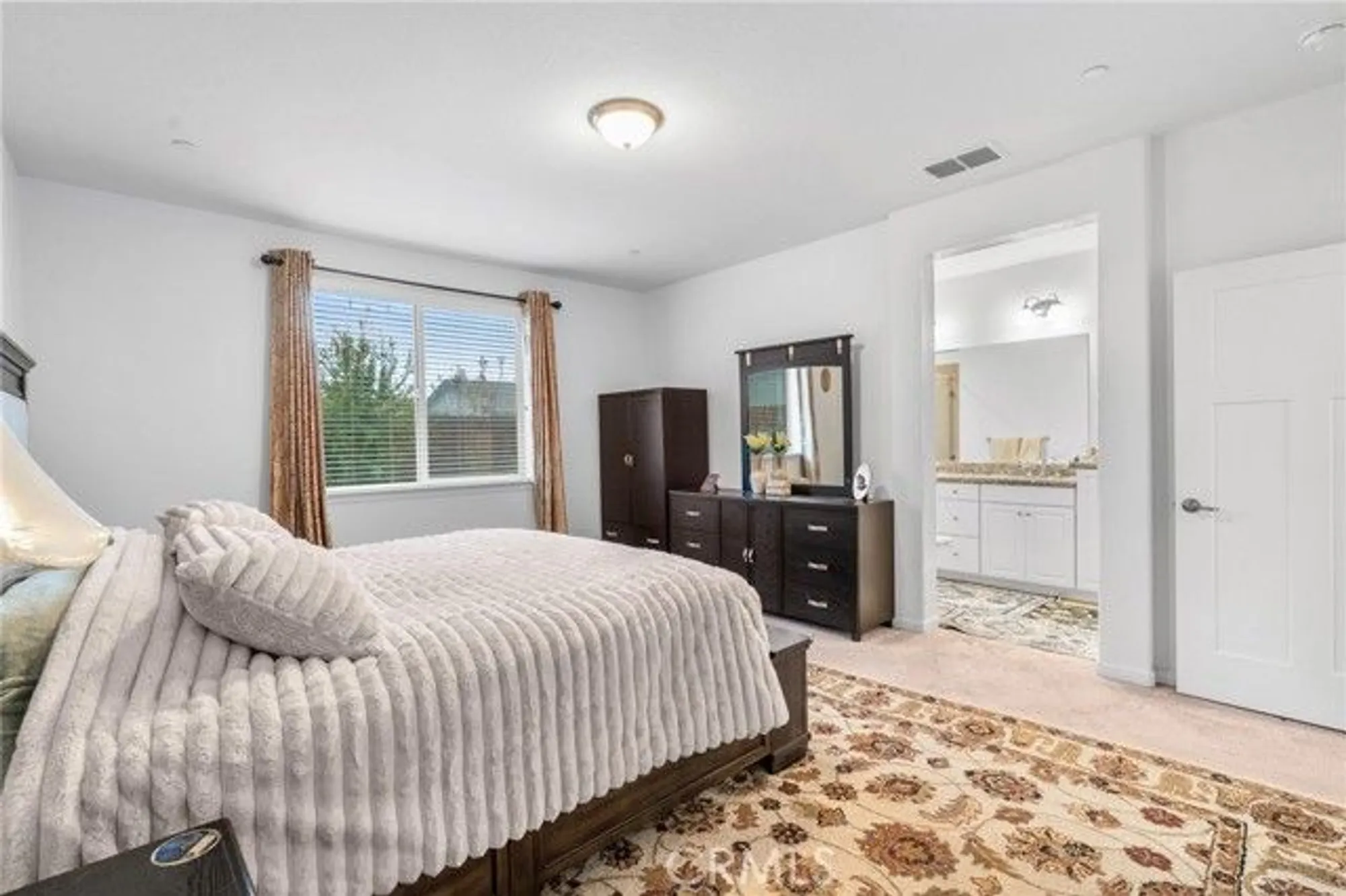 Property Slideshow image 22 of 40 | 9276 red thistle ct, Sacramento, CA, 95829