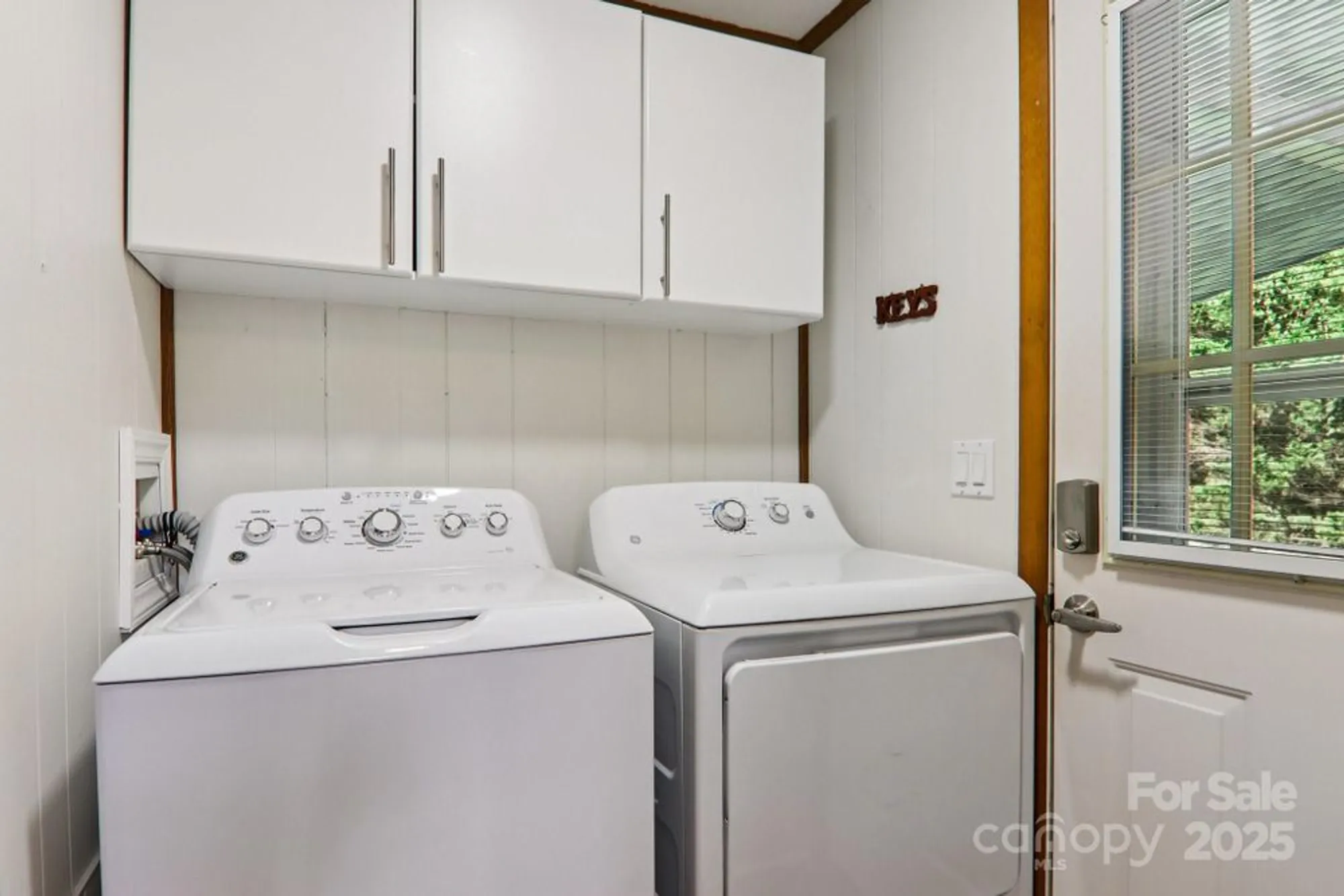 Property Slideshow image 32 of 47 | 226 cranbrook cir, Hendersonville, NC, 28792