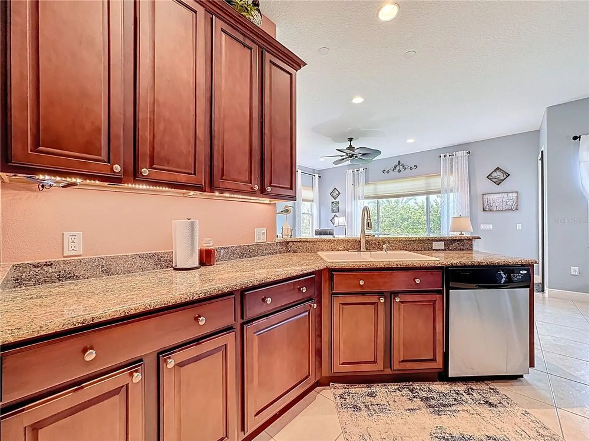 Property Slideshow image 13 of 79 | 670 carmel ln, Poinciana, FL, 34759