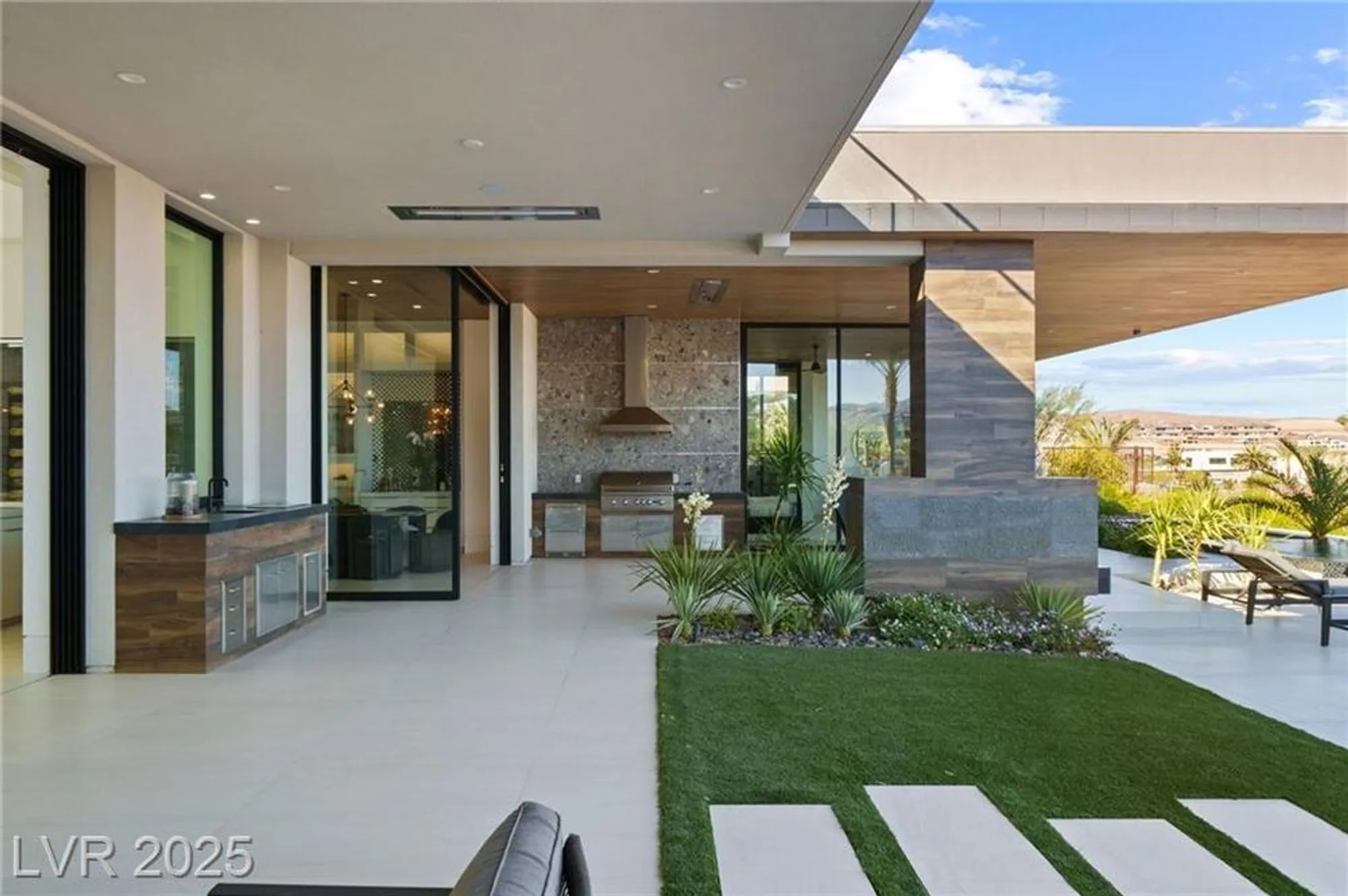 Property Slideshow image 14 of 99 | 12 rainbow point pl, Henderson, NV, 89011