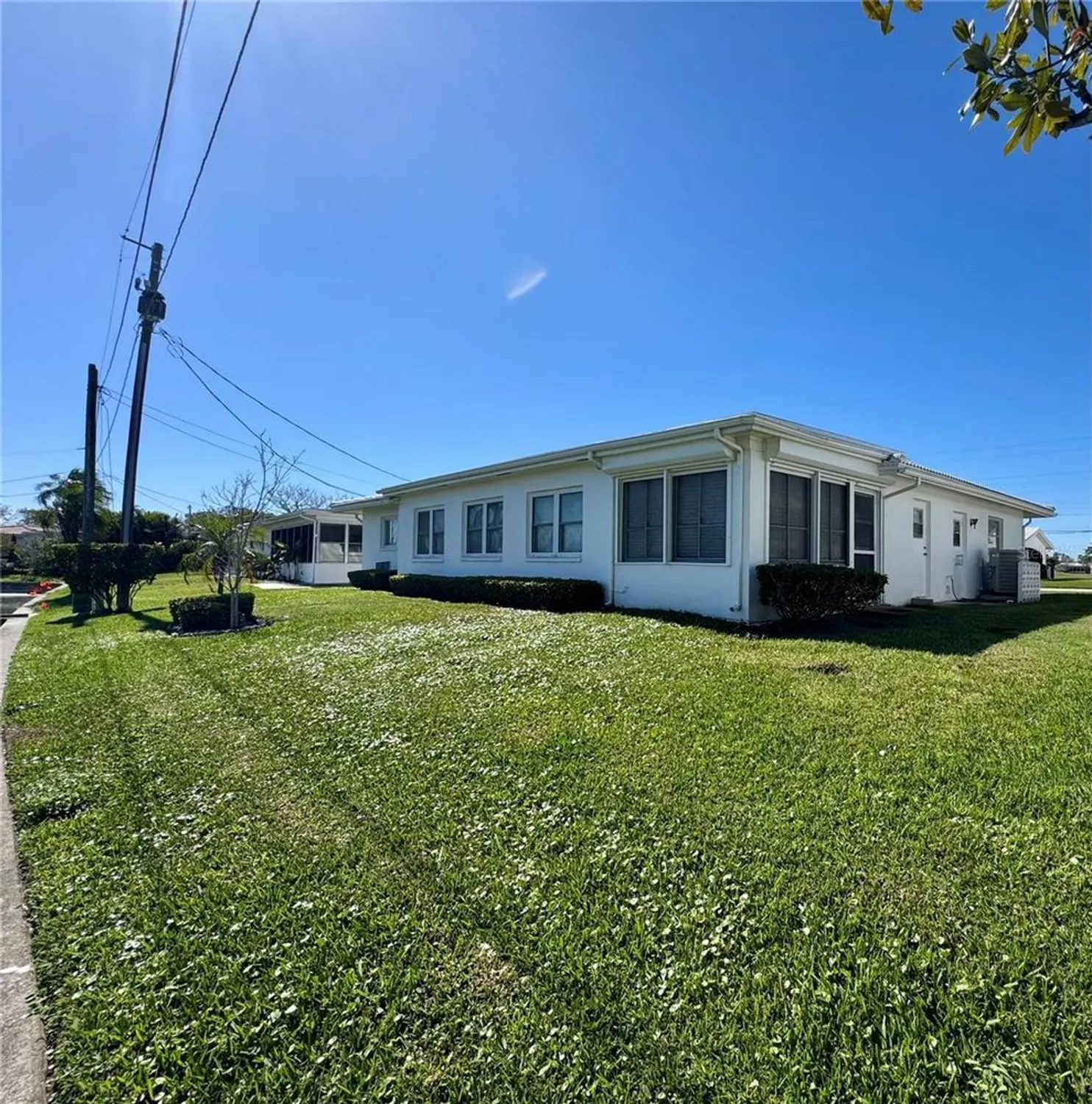 Property Slideshow image 3 of 56 | 10063 40th st n # 3, Pinellas Park, FL, 33782