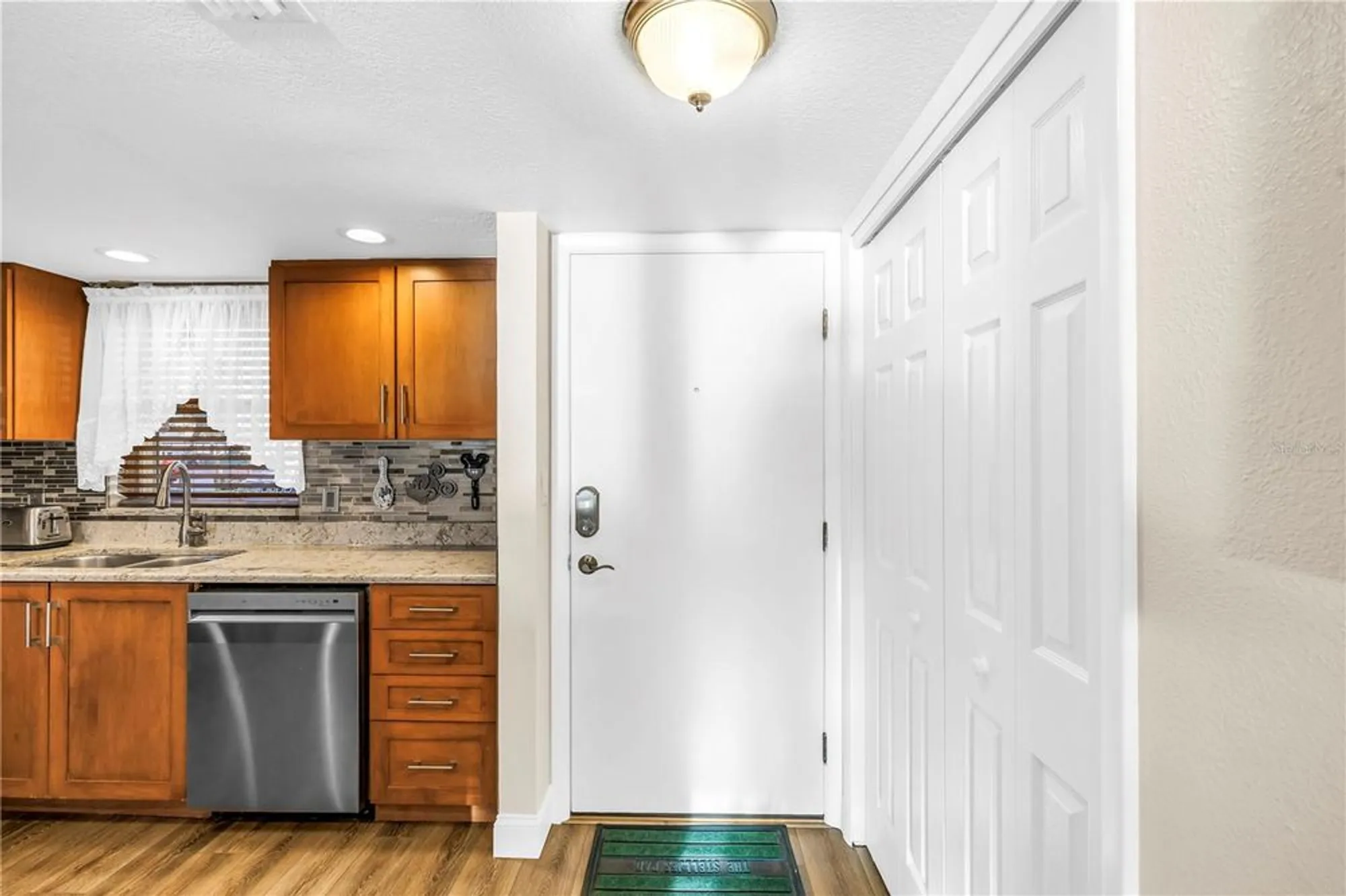 Property Slideshow image 9 of 73 | 4525 cove cir apt 102, Saint Petersburg, FL, 33708