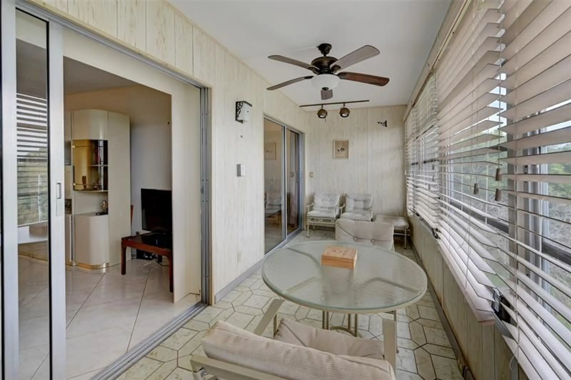 Property Slideshow image 19 of 28 | 2101 lucaya bnd e4, Coconut Creek, FL, 33066