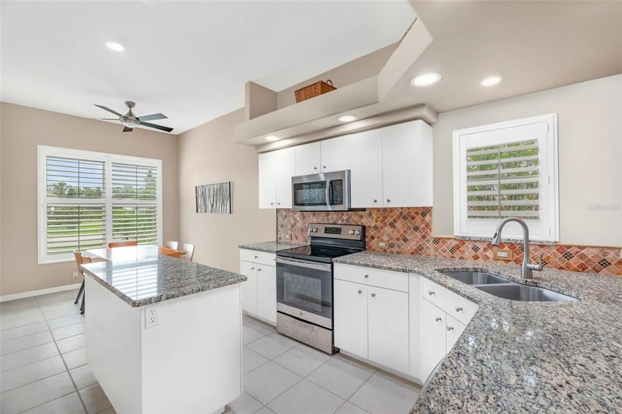 Property Slideshow image 9 of 48 | 7161 drewrys blf, Bradenton, FL, 34203