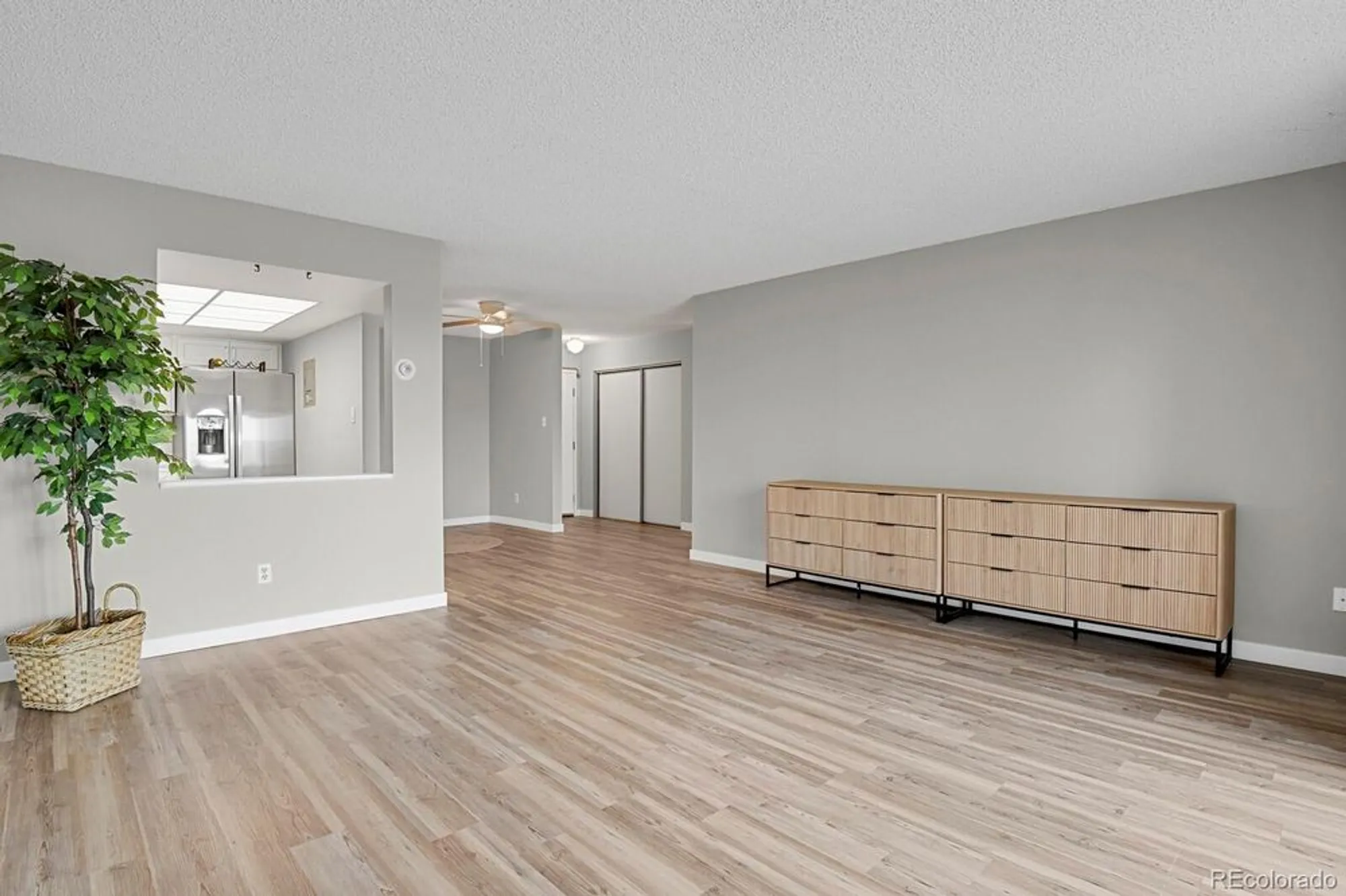 Property Slideshow image 7 of 22 | 14001 e marina dr 603, Aurora, CO, 80014