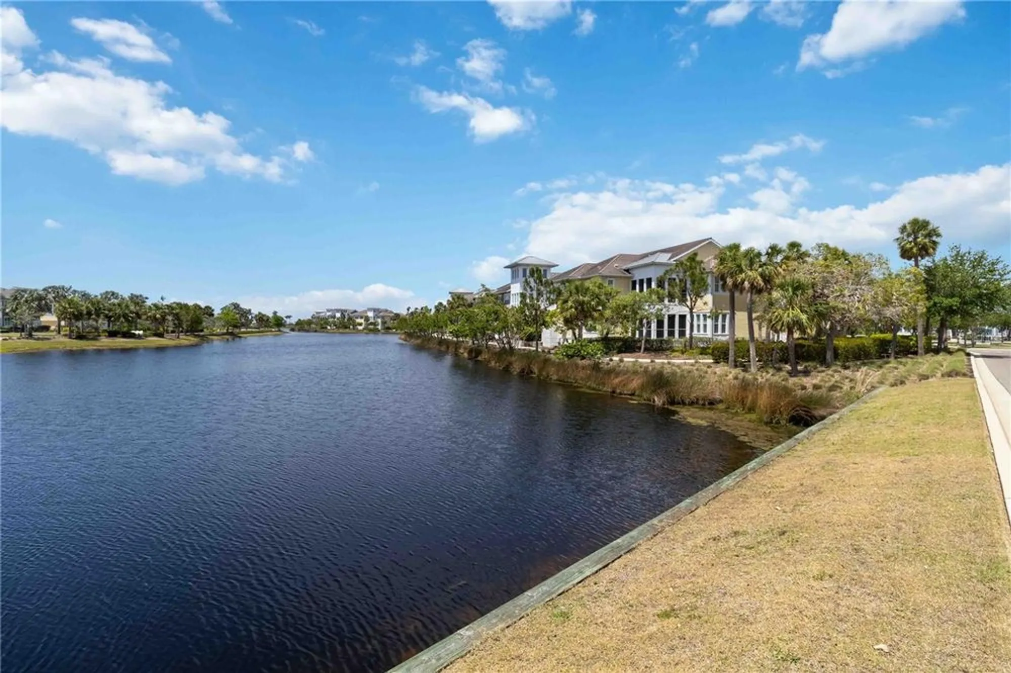 Property Slideshow image 33 of 88 | 230 sapphire lake dr unit 201, Bradenton, FL, 34209