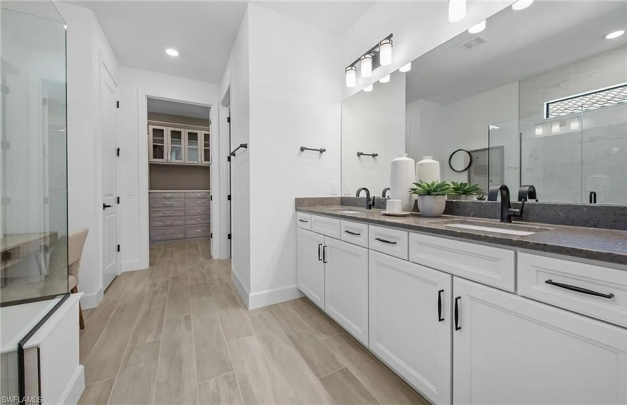 Property Slideshow image 12 of 30 | 12599 quartz dr, Alva, FL, 33920