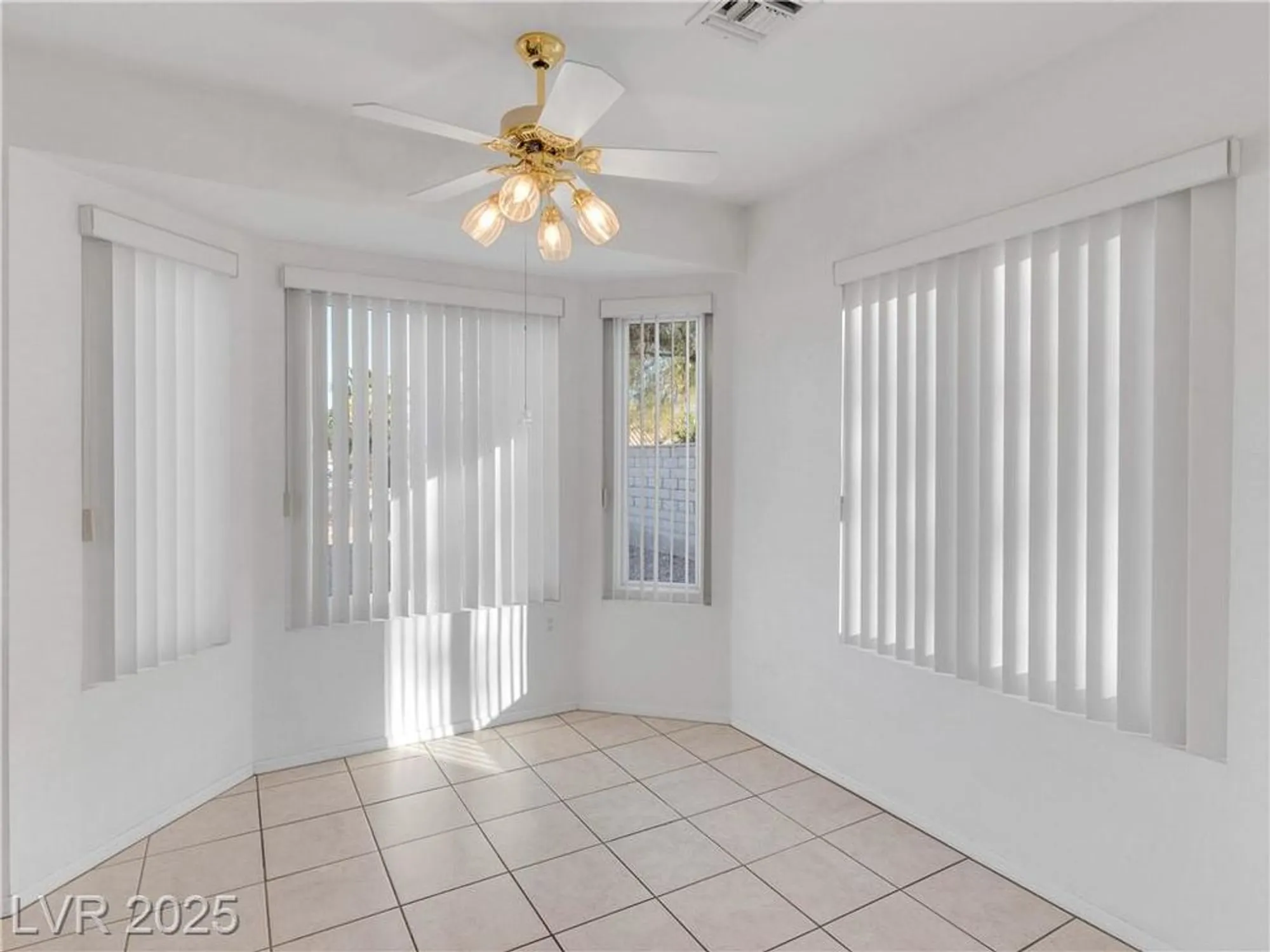 Property Slideshow image 14 of 28 | 3108 archwood way, Las Vegas, NV, 89134