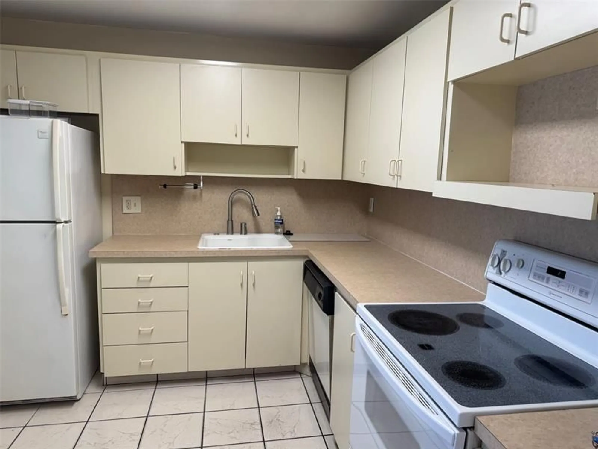 Property Slideshow image 8 of 24 | 1071 nw 88th ave # 93a, Plantation, FL, 33322