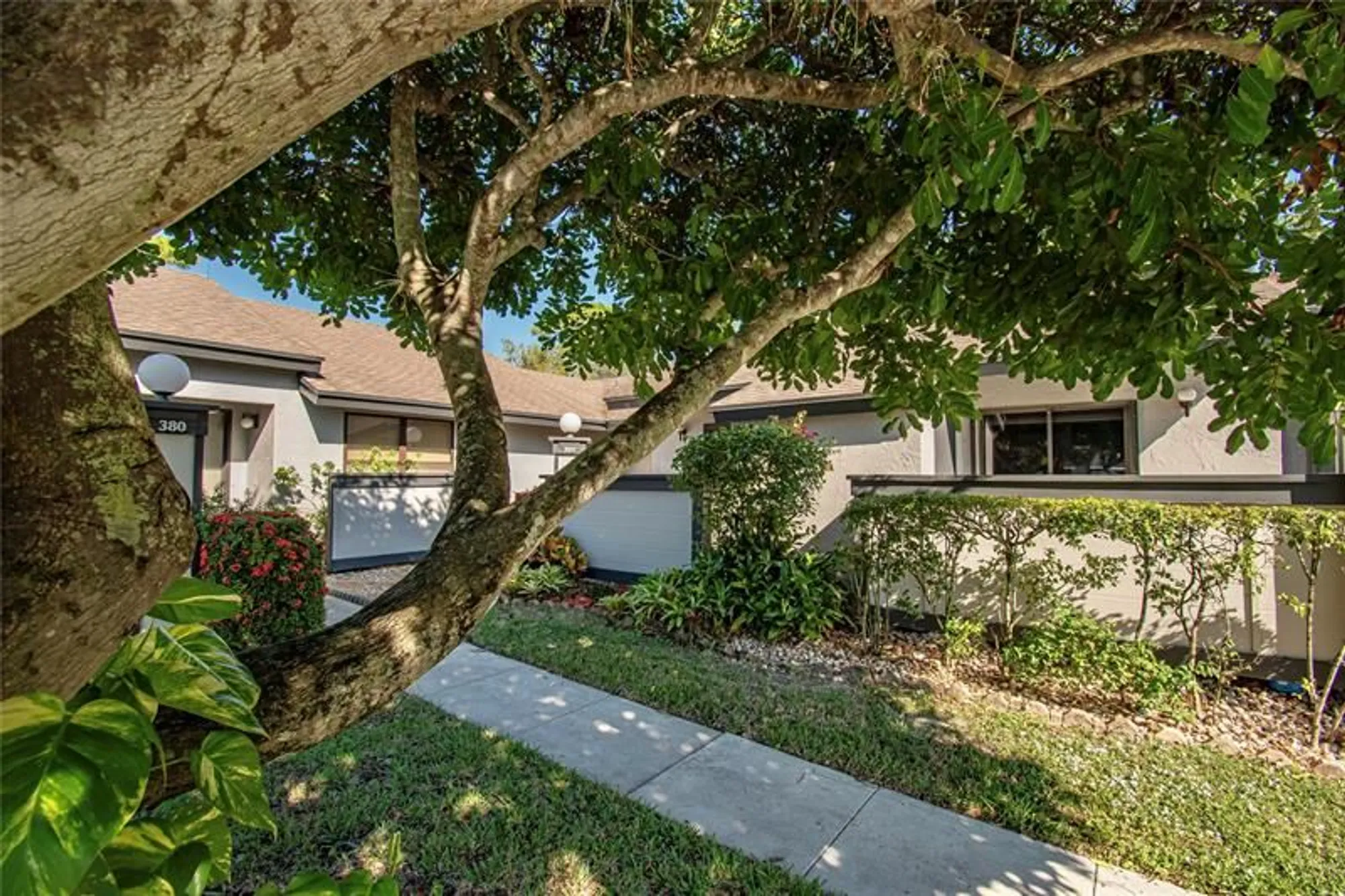 Property Slideshow image 11 of 64 | 381 ottawa ct, Royal Palm Beach, FL, 33411
