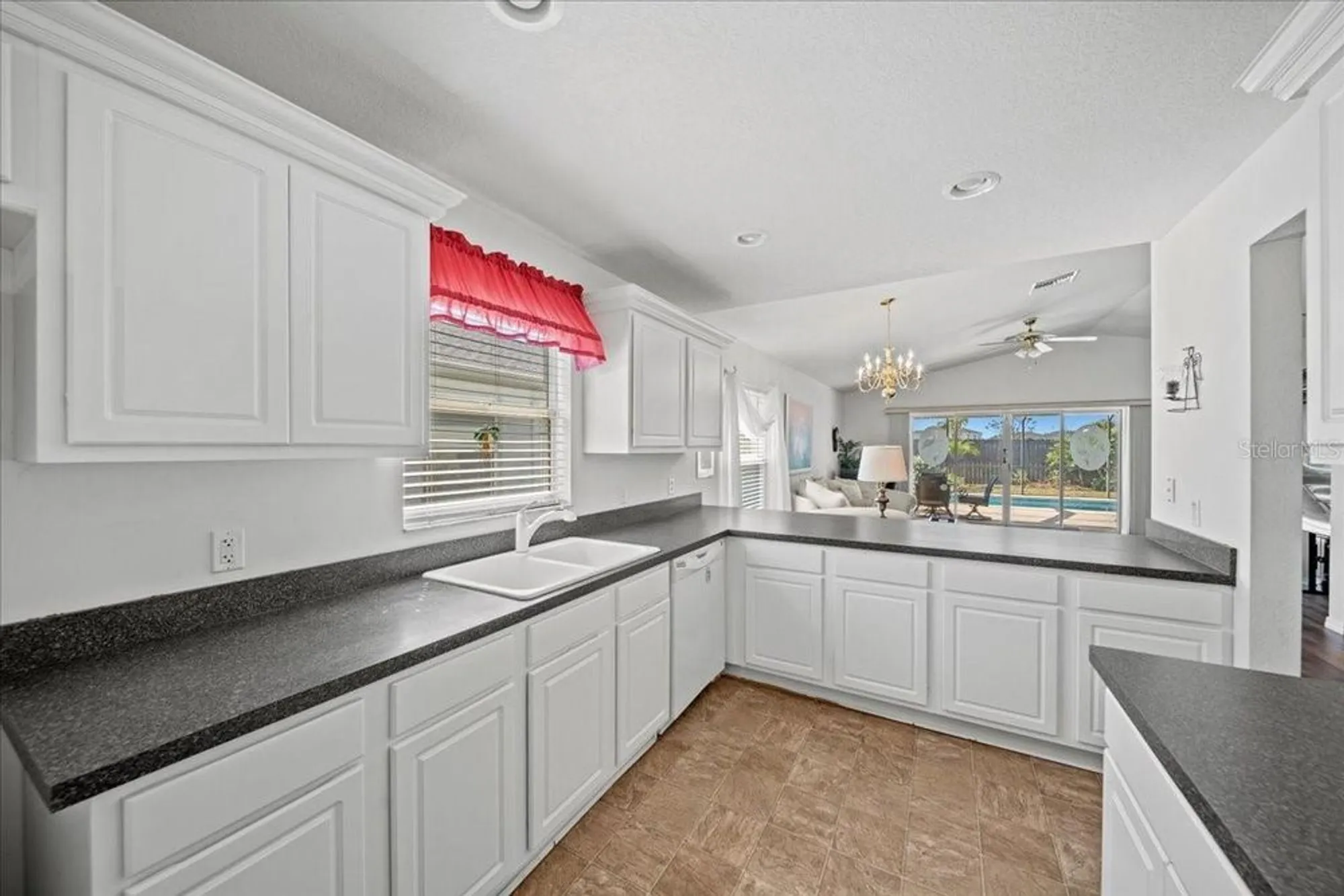 Property Slideshow image 16 of 42 | 364 lake suzanne dr, Lake Wales, FL, 33859
