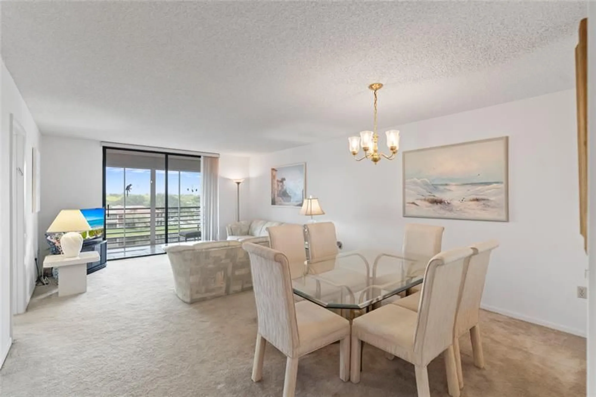 Property Slideshow image 2 of 38 | 900 colony point cir 511, Pembroke Pines, FL, 33026