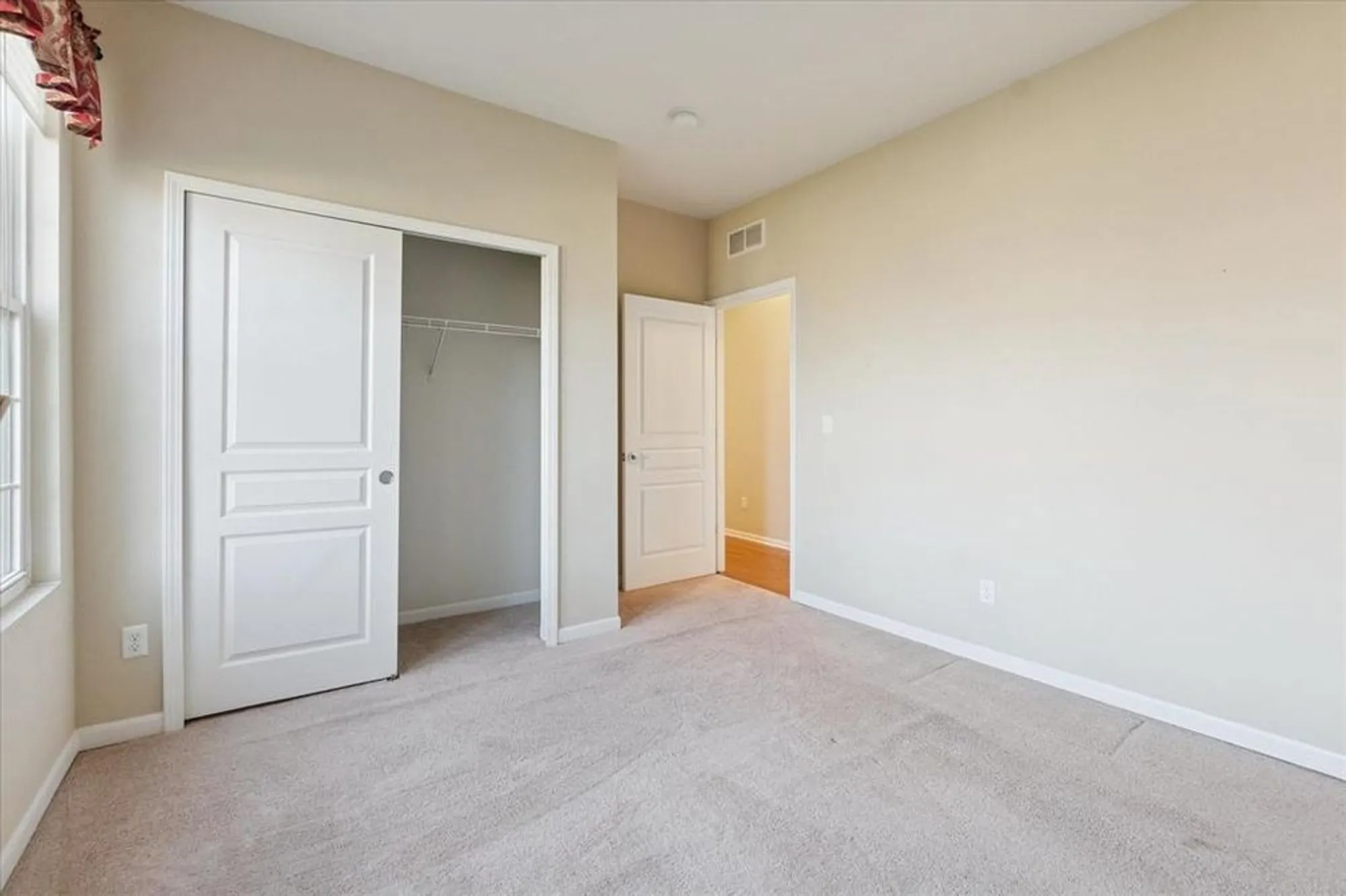 Property Slideshow image 28 of 67 | 9525 pine valley dr, Grand Blanc, MI, 48439