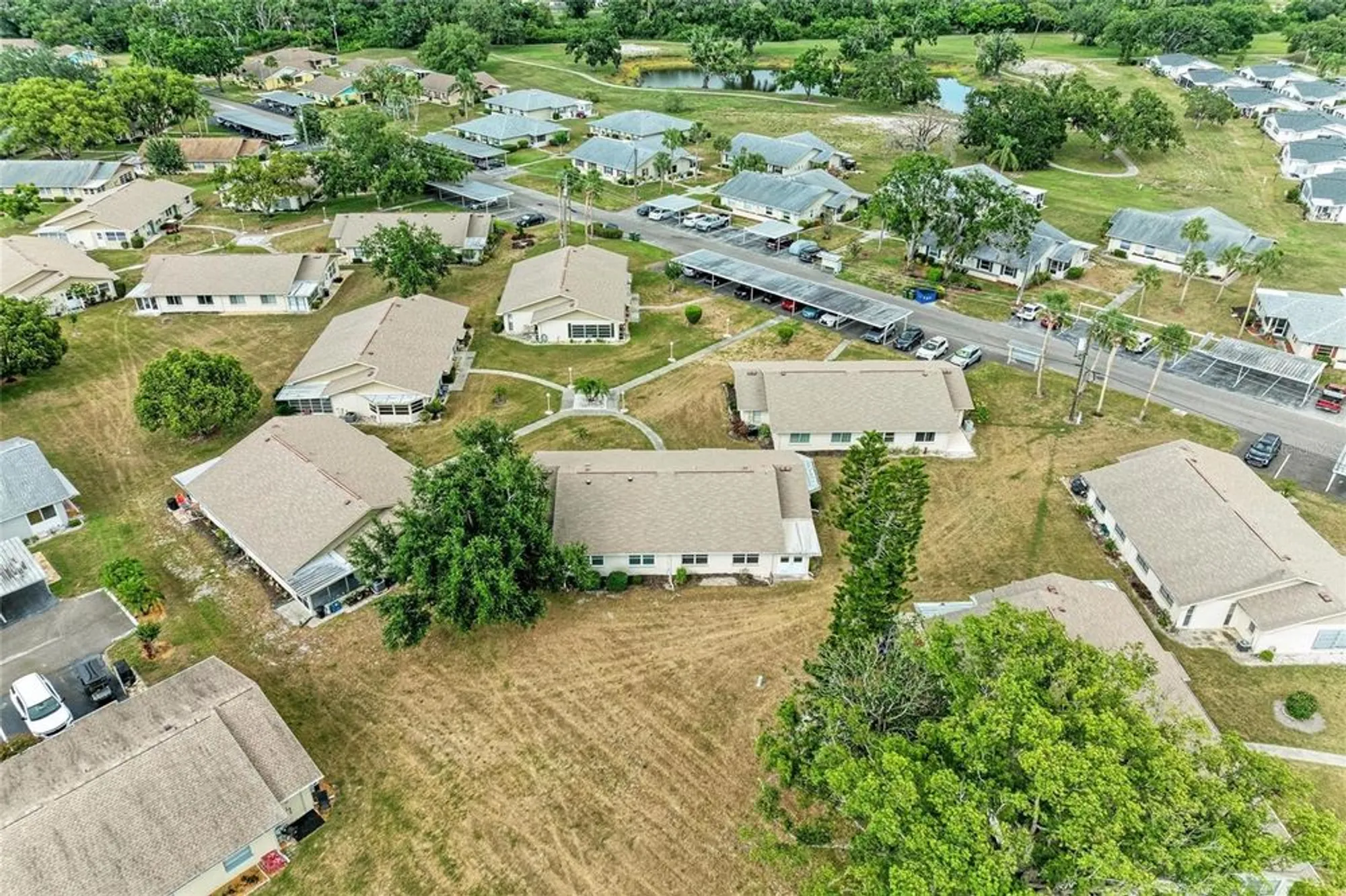 Property Slideshow image 39 of 46 | 1906 canterbury ln 16, Sun City Center, FL, 33573