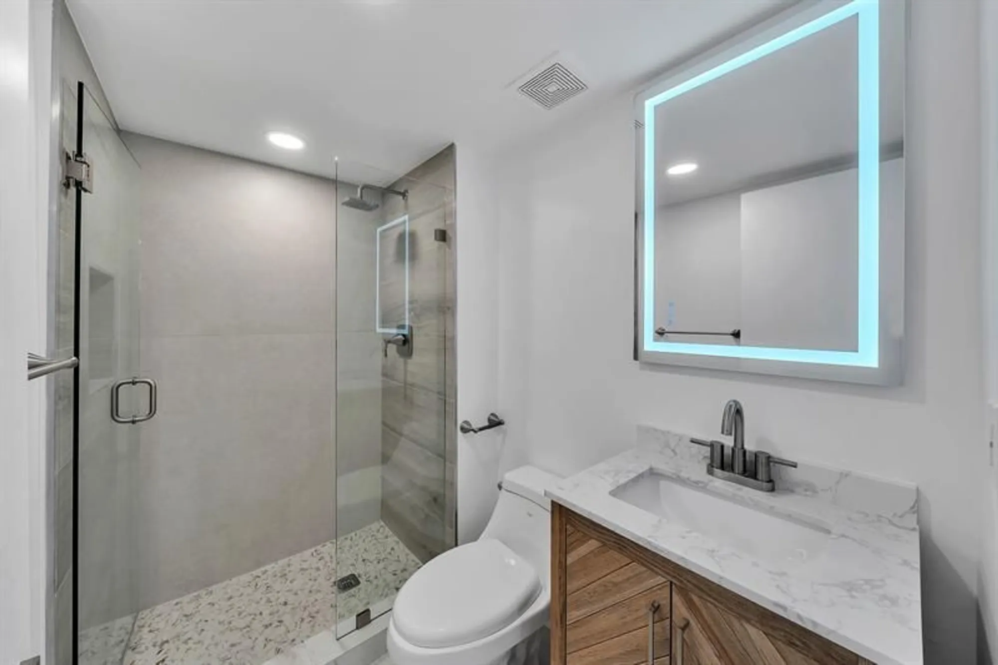 Property Slideshow image 25 of 31 | 9818 marina blvd apt 1225, Boca Raton, FL, 33428
