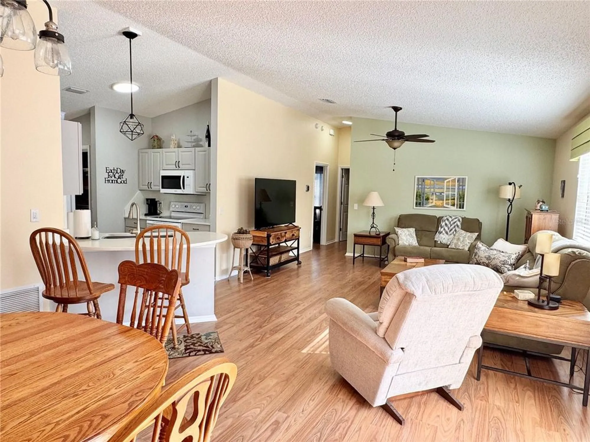 Property Slideshow image 15 of 28 | 2507 everwood ct, The Villages, FL, 32162