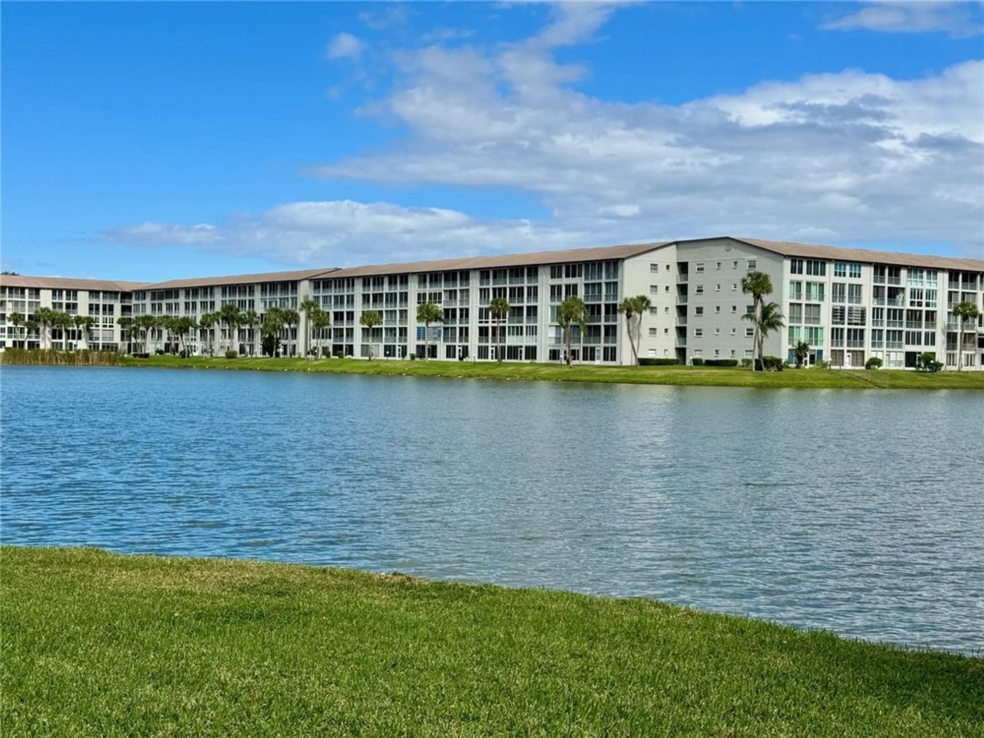 Property Slideshow image 39 of 48 | 3927 lake bayshore dr # f312, Bradenton, FL, 34205