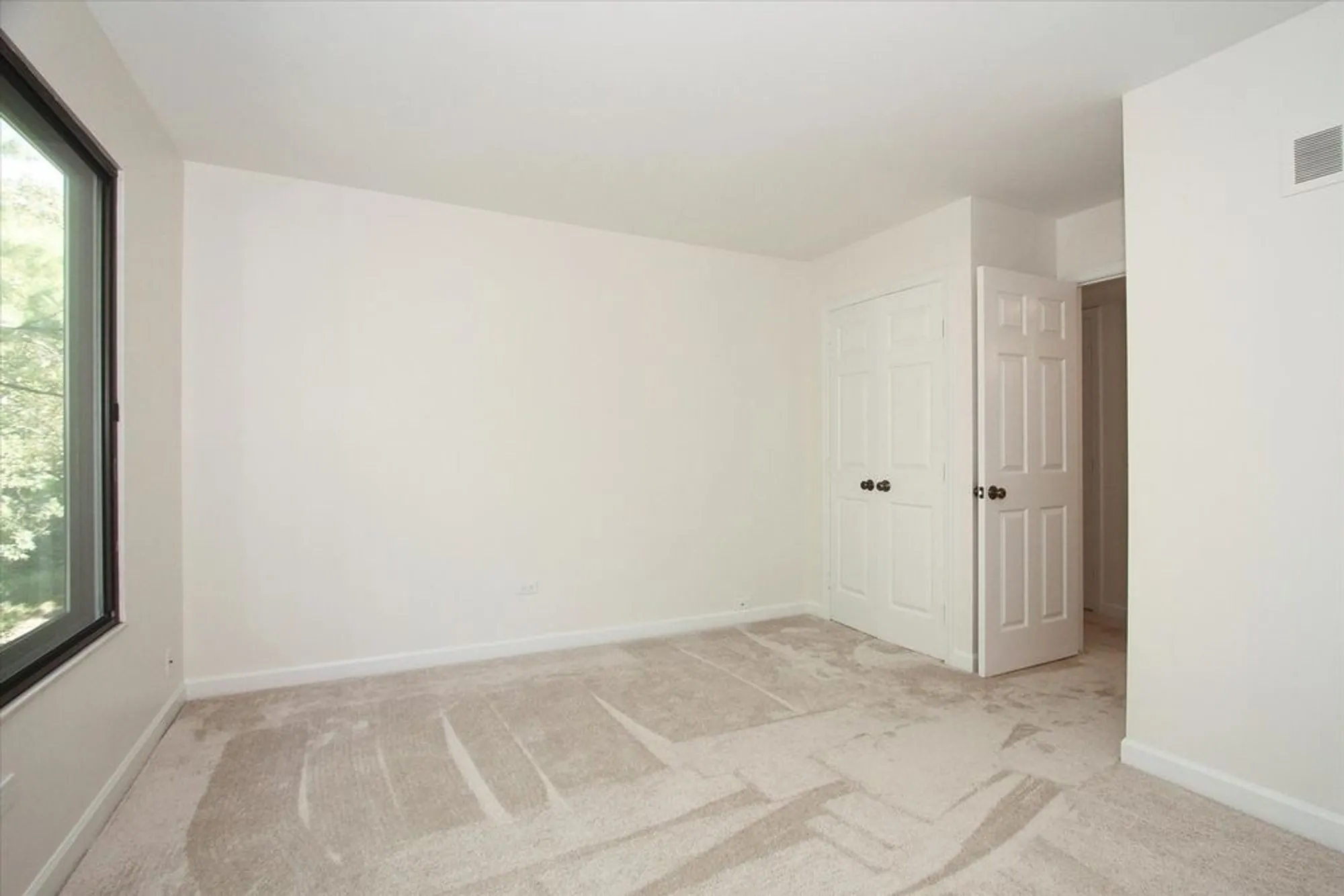 Property Slideshow image 20 of 32 | 78a foxwood ln # m169, Lake Barrington, IL, 60010