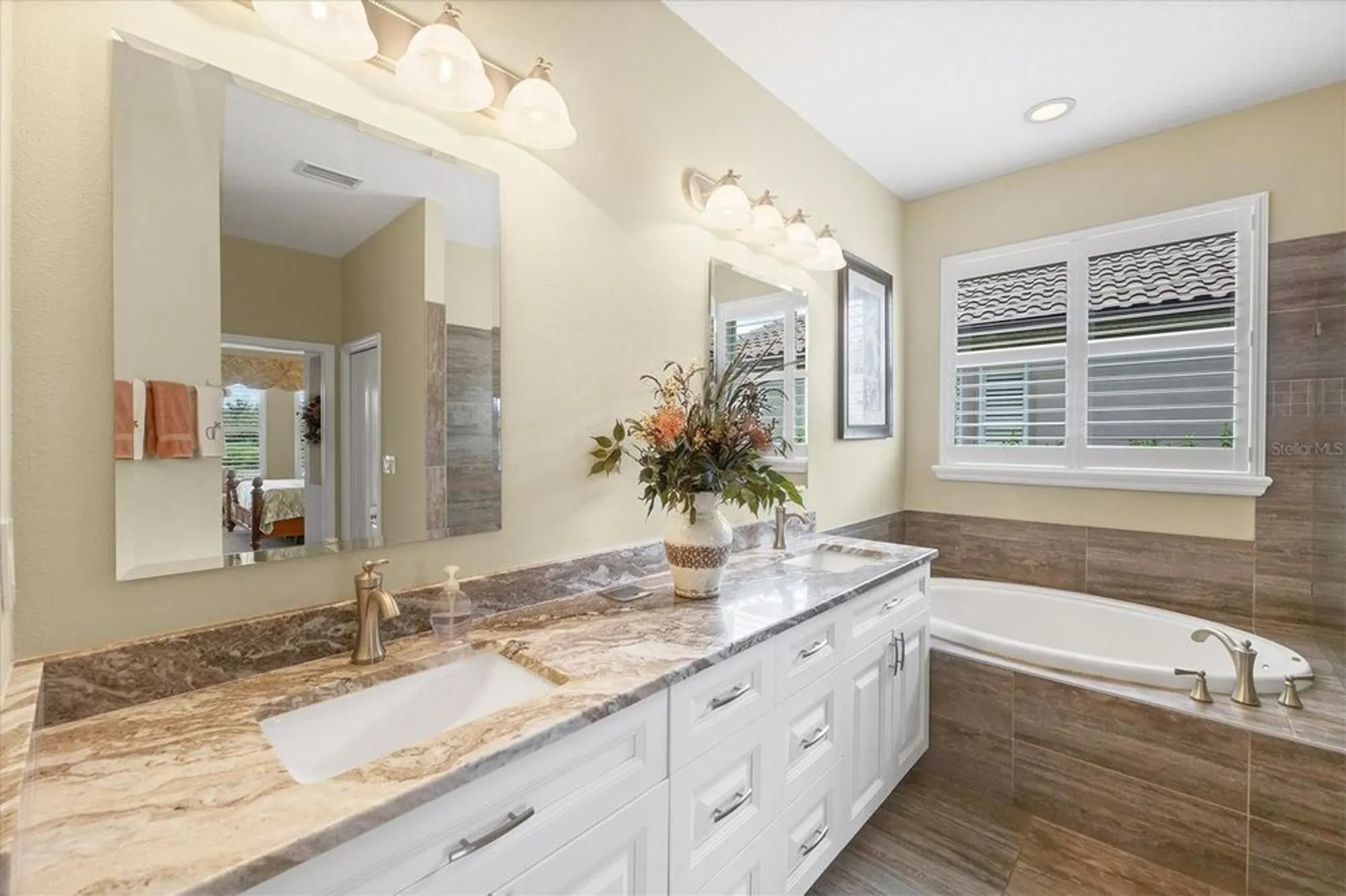 Property Slideshow image 26 of 90 | 1051 creek nine dr, North Port, FL, 34291