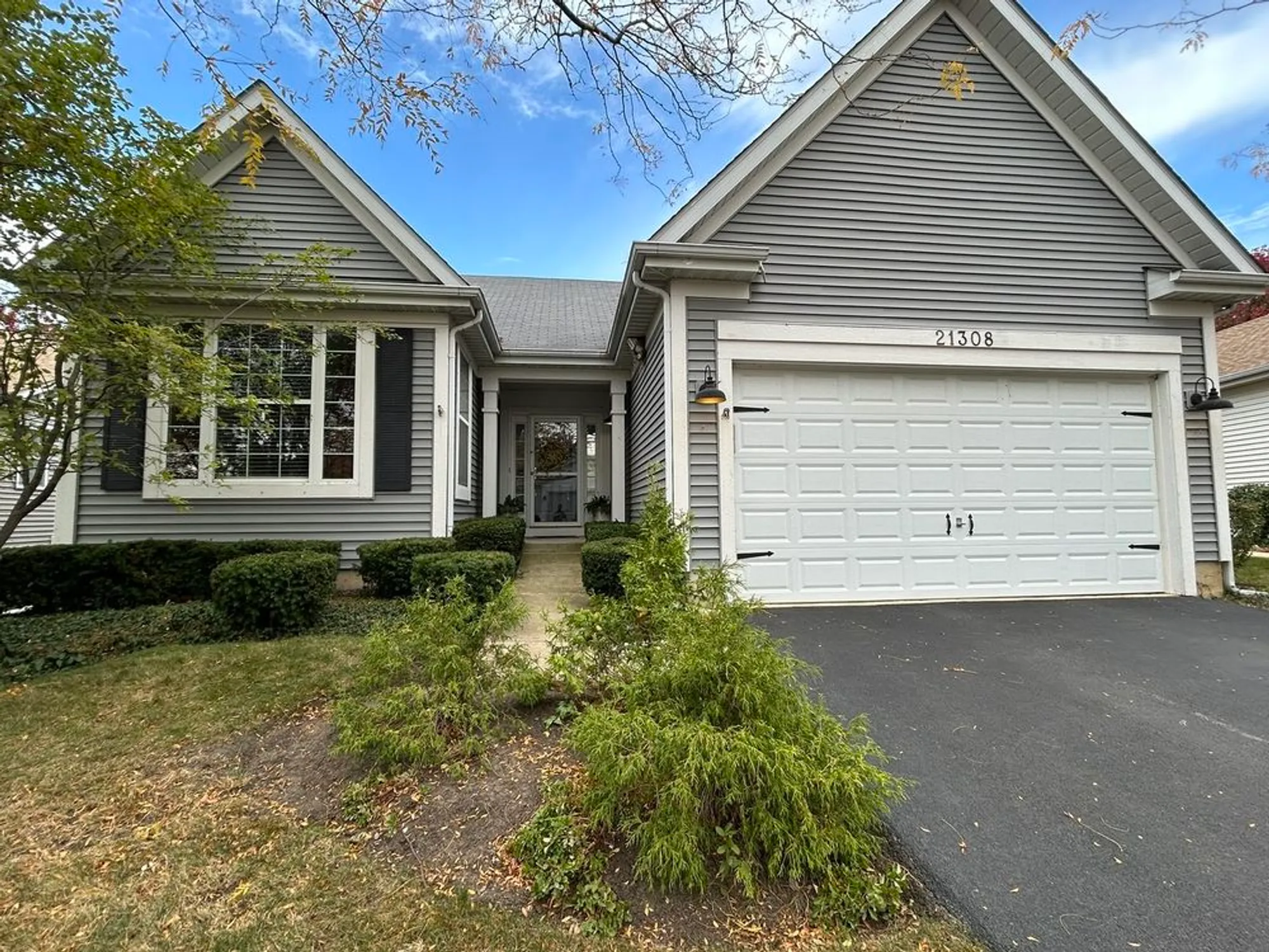 Property Slideshow image 1 of 19 | 21308 brush lake dr, Crest Hill, IL, 60403