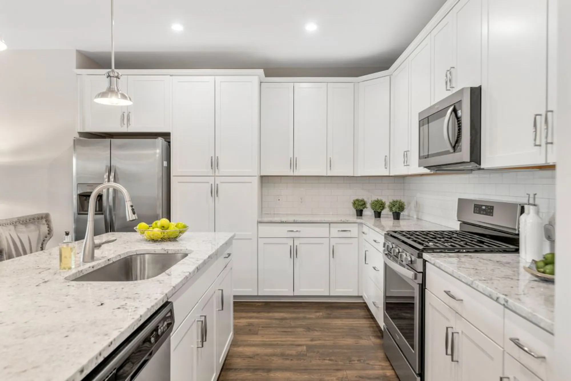 Property Slideshow image 8 of 32 | 141 saundersville rd apt 1405, Hendersonville, TN, 37075