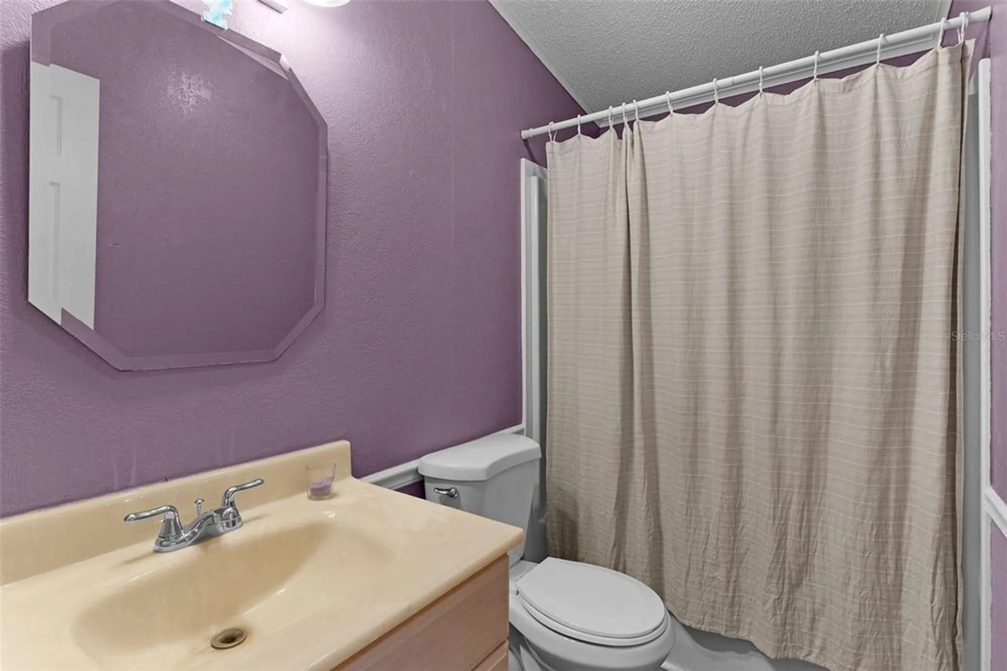 Property Slideshow image 26 of 46 | 817 hibiscus dr, The Villages, FL, 32159