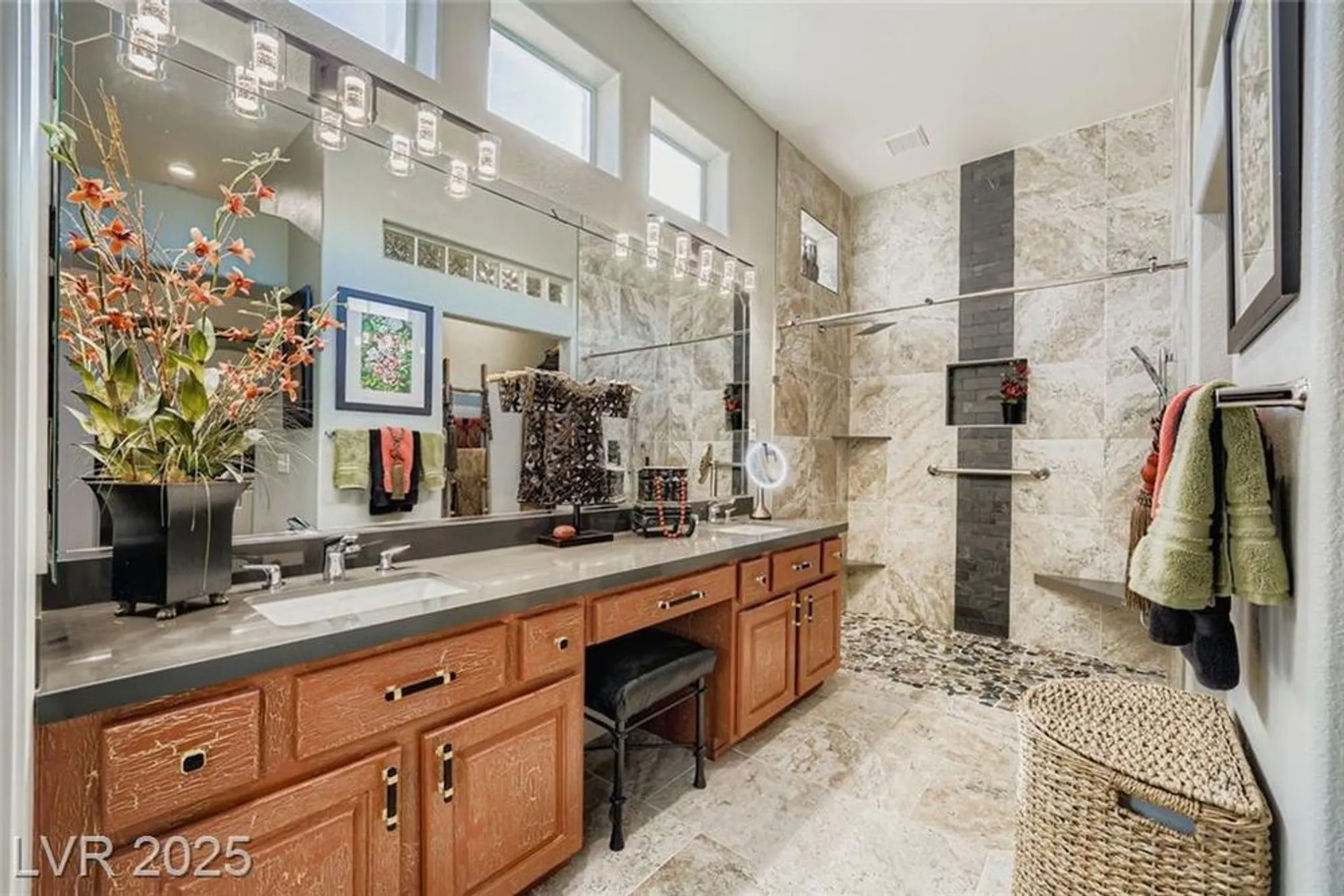 Property Slideshow image 19 of 28 | 9100 garden view dr, Las Vegas, NV, 89134