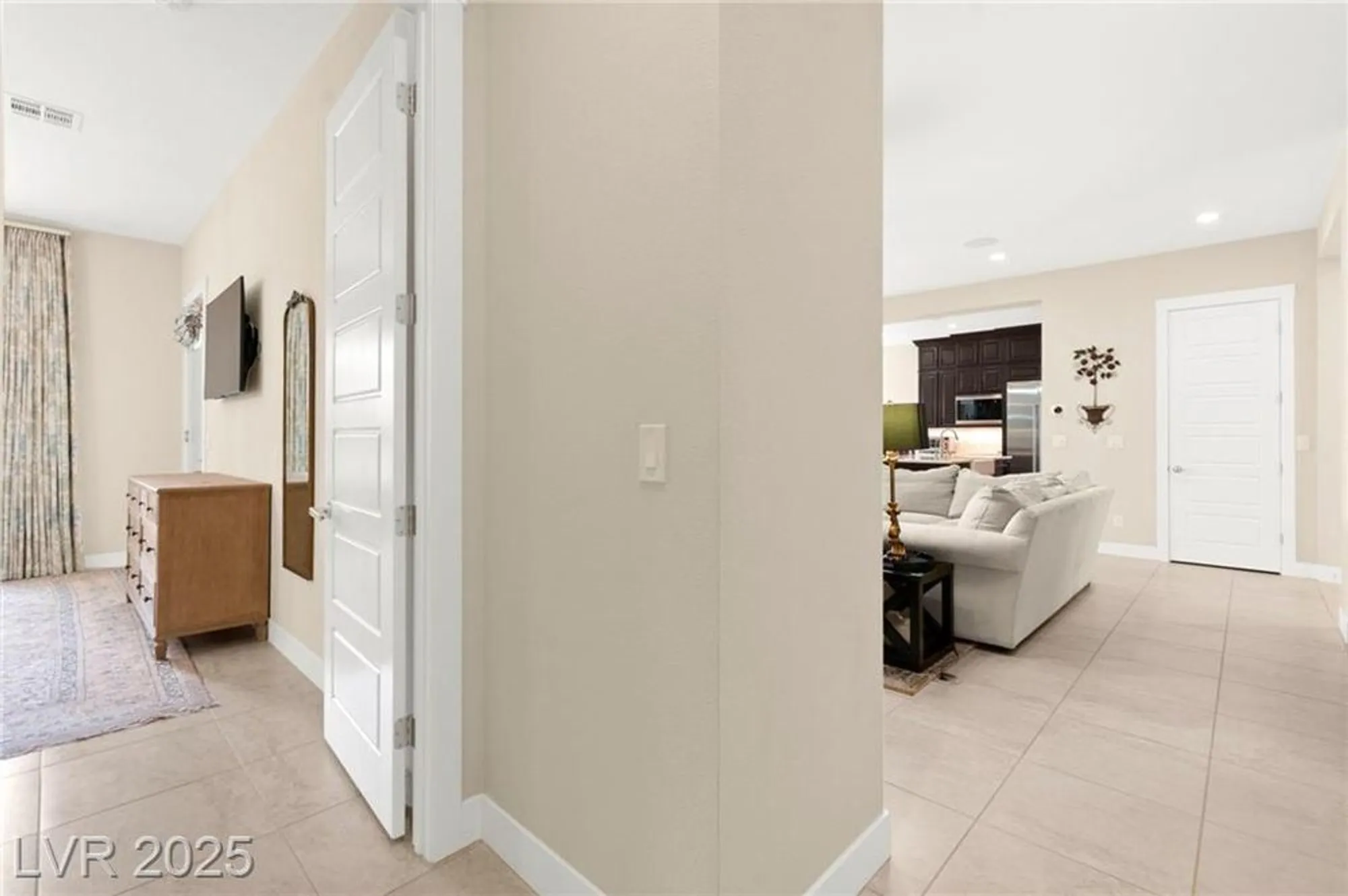Property Slideshow image 14 of 55 | 6810 silver crescent st, Las Vegas, NV, 89148