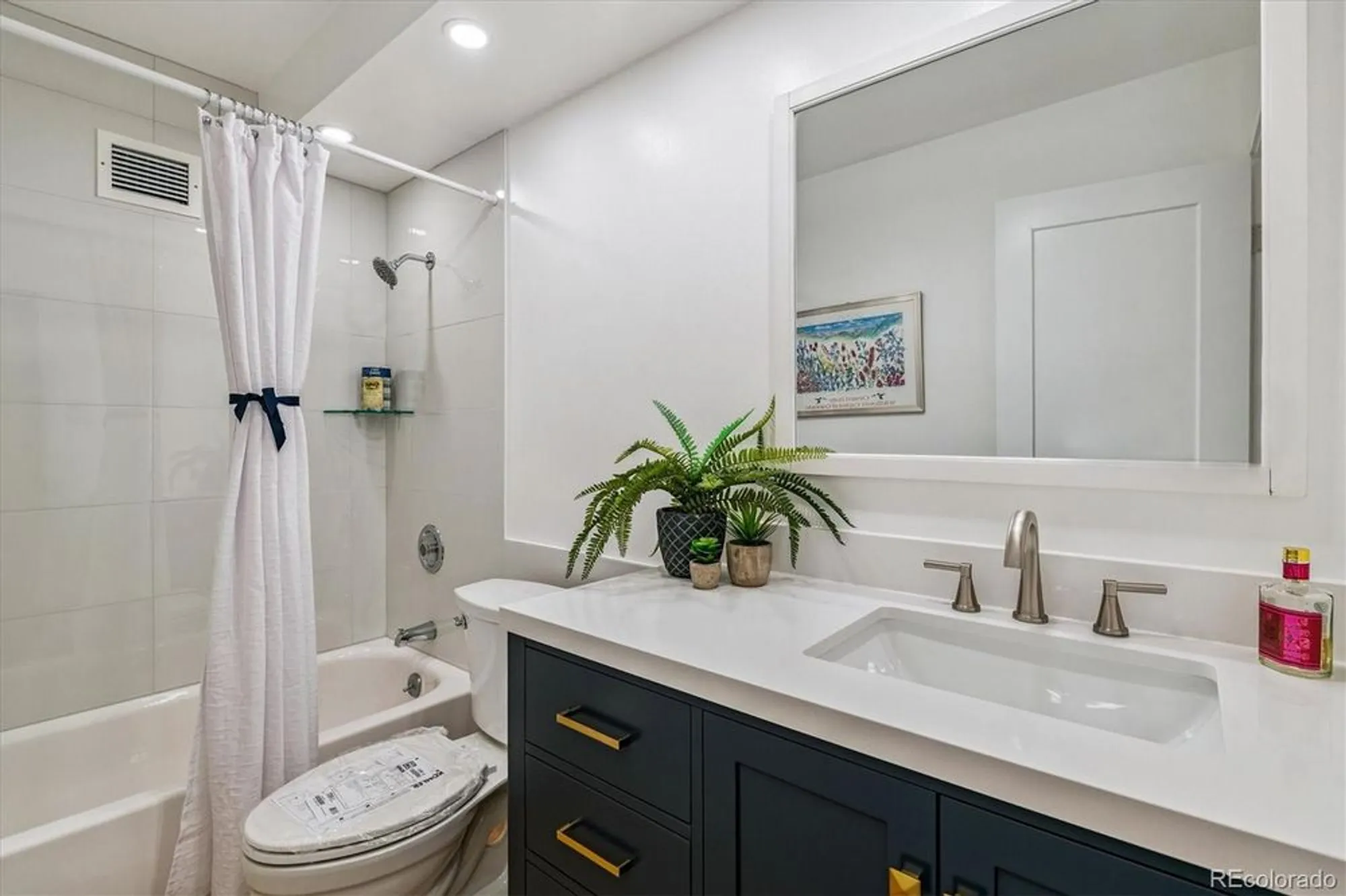 Property Slideshow image 9 of 31 | 775 s alton way 4a, Denver, CO, 80247