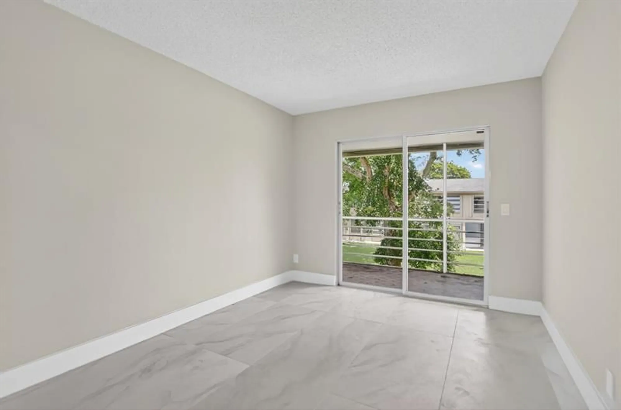 Property Slideshow image 16 of 69 | 186 upminster i # 186, Deerfield Beach, FL, 33442
