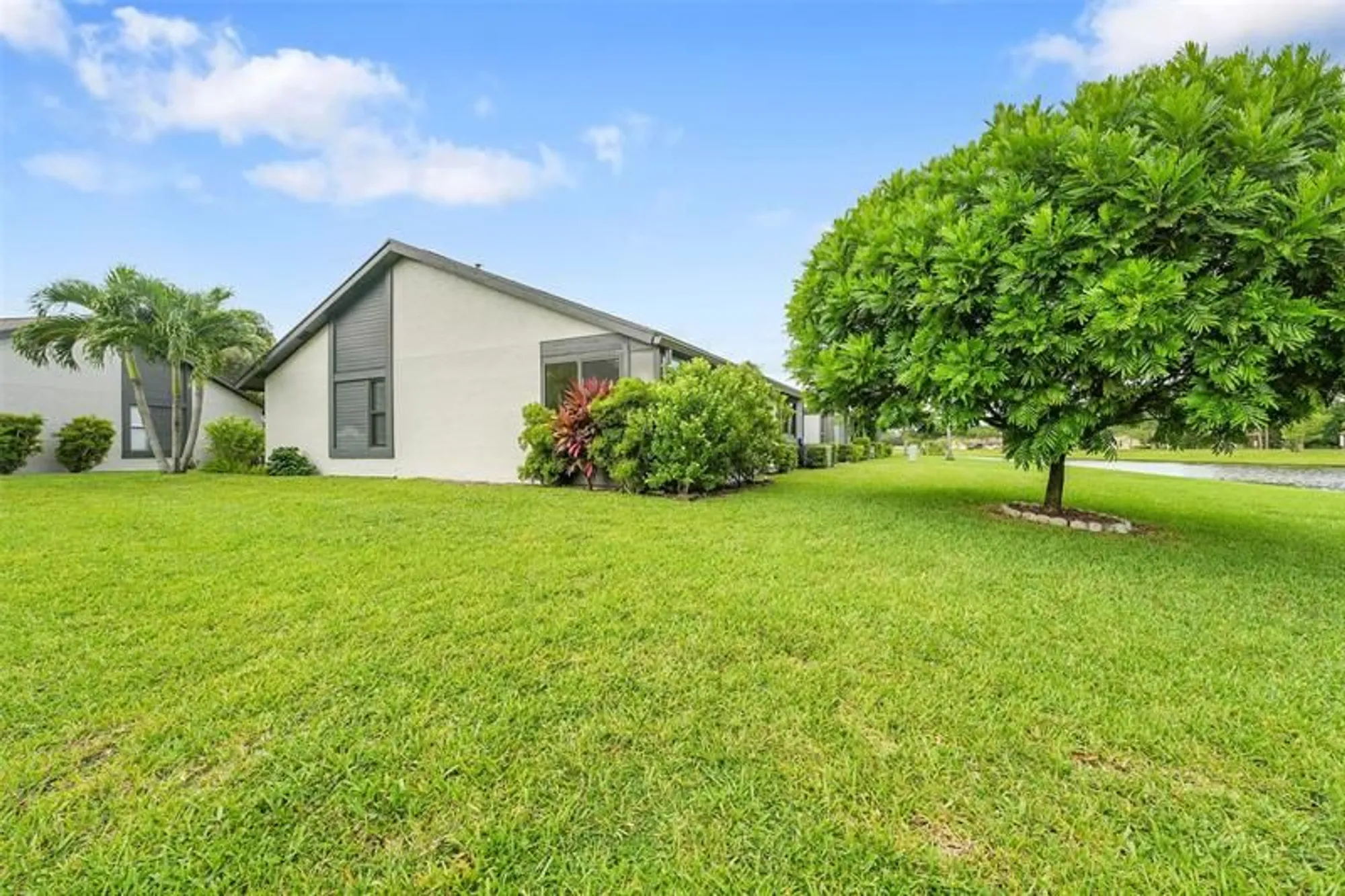 Property Slideshow image 28 of 53 | 468 long bow ct # 468, Royal Palm Beach, FL, 33411