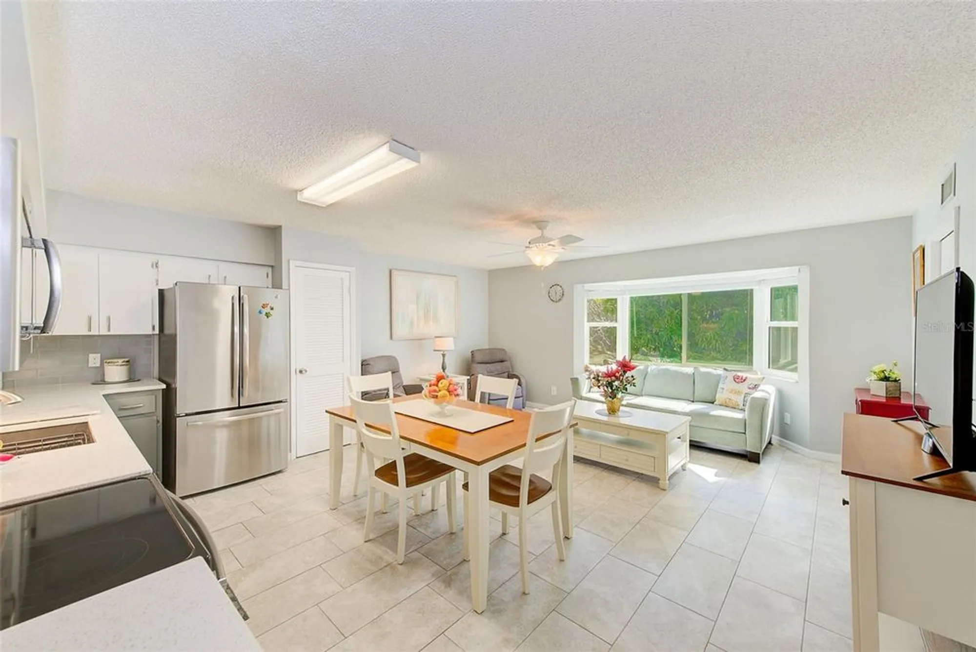 Property Slideshow image 8 of 43 | 2229 americus blvd 25, Clearwater, FL, 33763