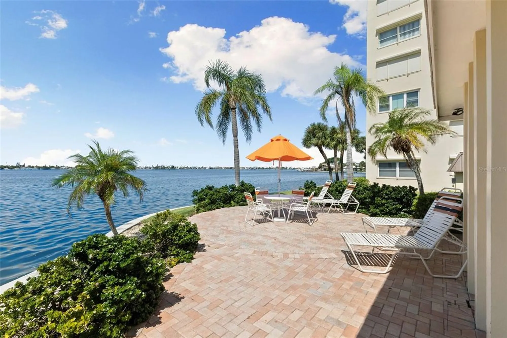 Property Slideshow image 3 of 46 | 4550 cove cir apt 501, Saint Petersburg, FL, 33708