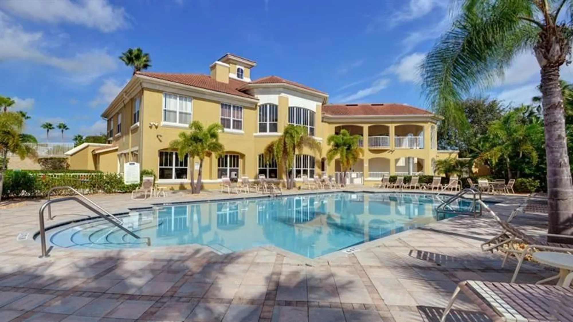 Property Slideshow image 21 of 43 | 5095 fairways cir apt 102, Vero Beach, FL, 32967