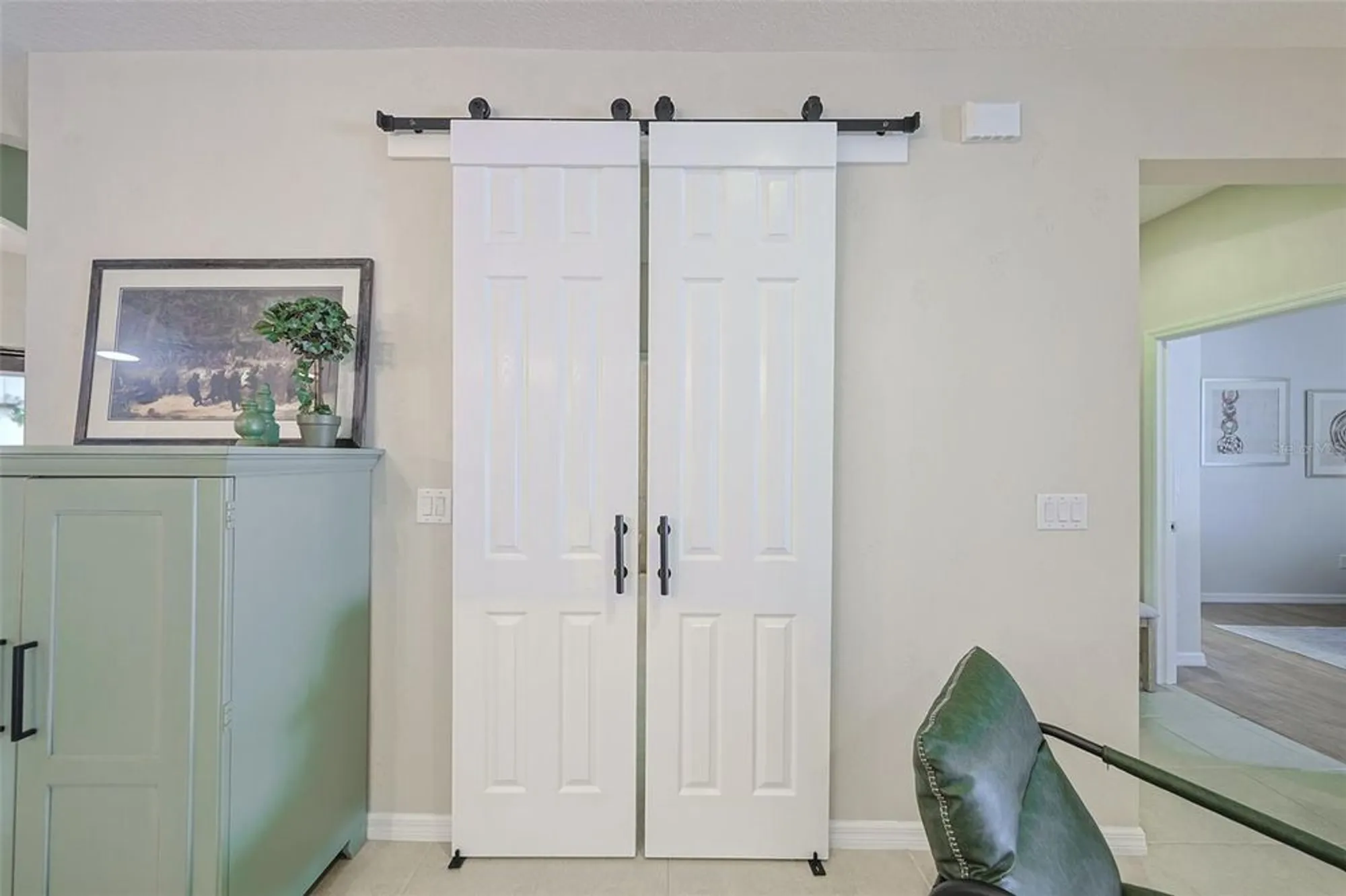 Property Slideshow image 27 of 70 | 329 bluewater falls ct, Apollo Beach, FL, 33572