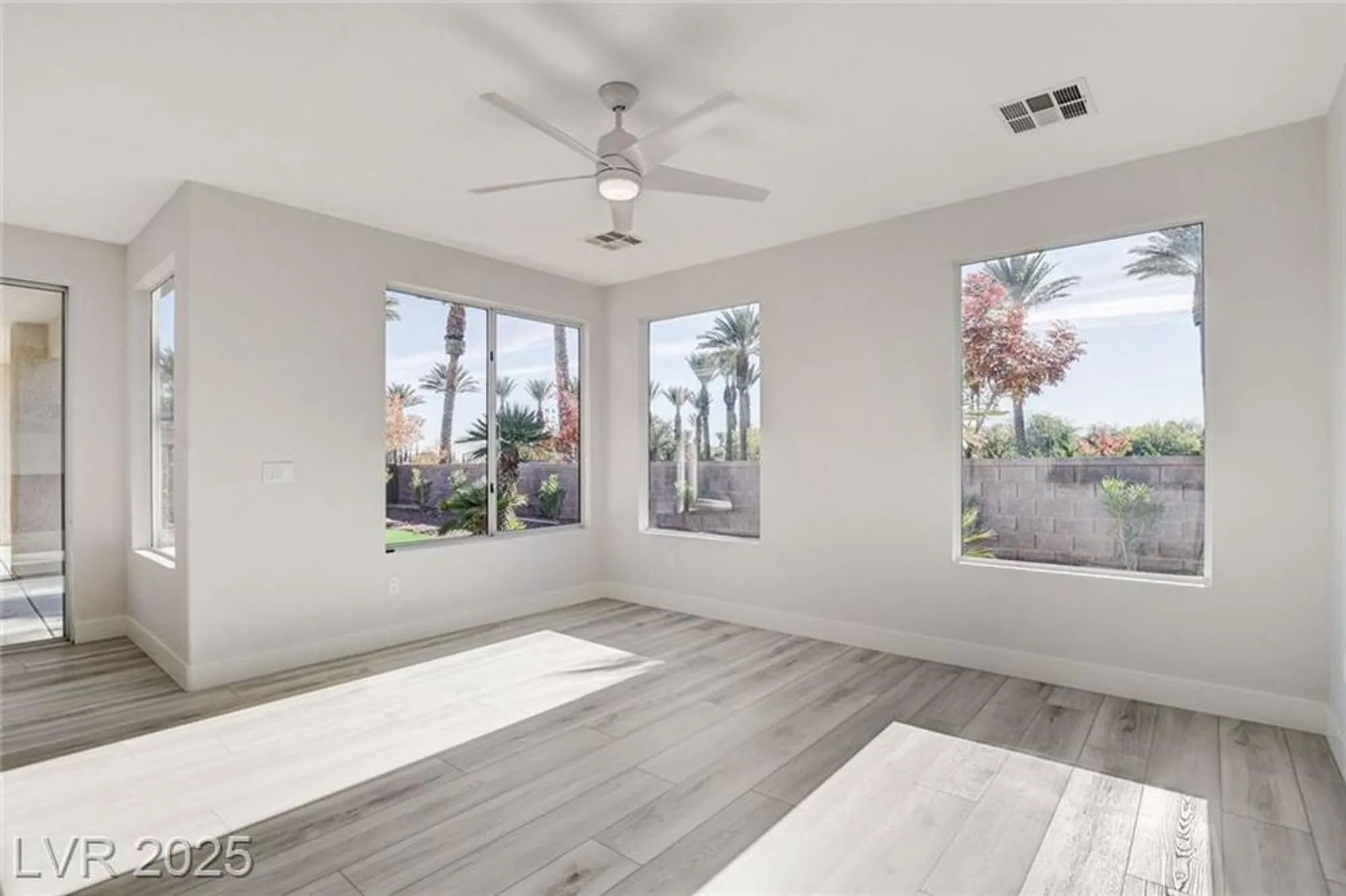 Property Slideshow image 21 of 57 | 10623 riva de fiore ave, Las Vegas, NV, 89135