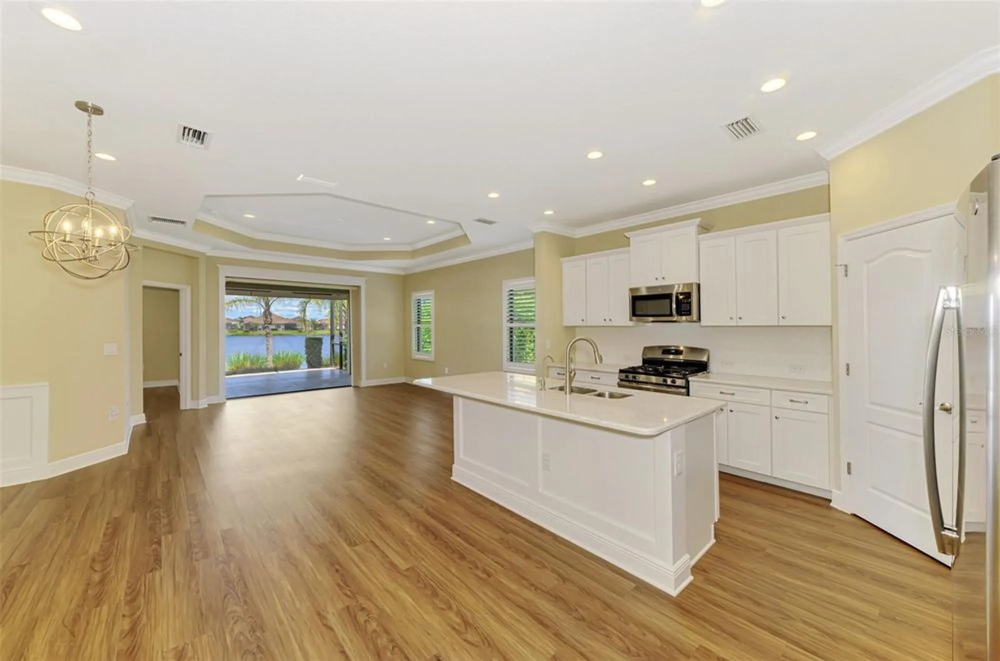Property Slideshow image 10 of 69 | 21641 winter park ct, Venice, FL, 34293
