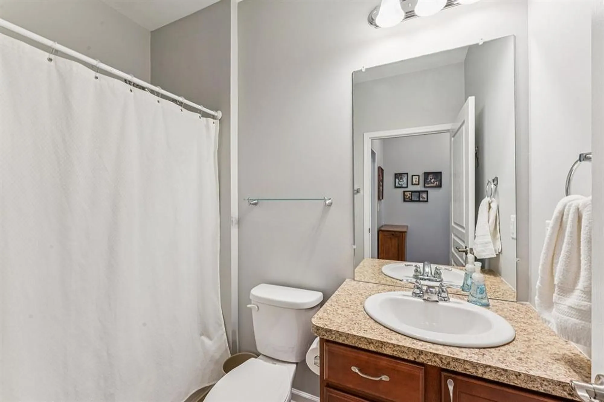 Property Slideshow image 22 of 60 | 9411 saint andrews dr, Grand Blanc, MI, 48439