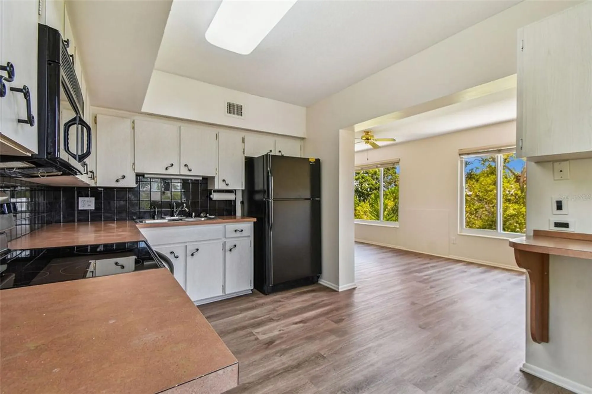 Property Slideshow image 18 of 55 | 2071 australia way 59, Clearwater, FL, 33763