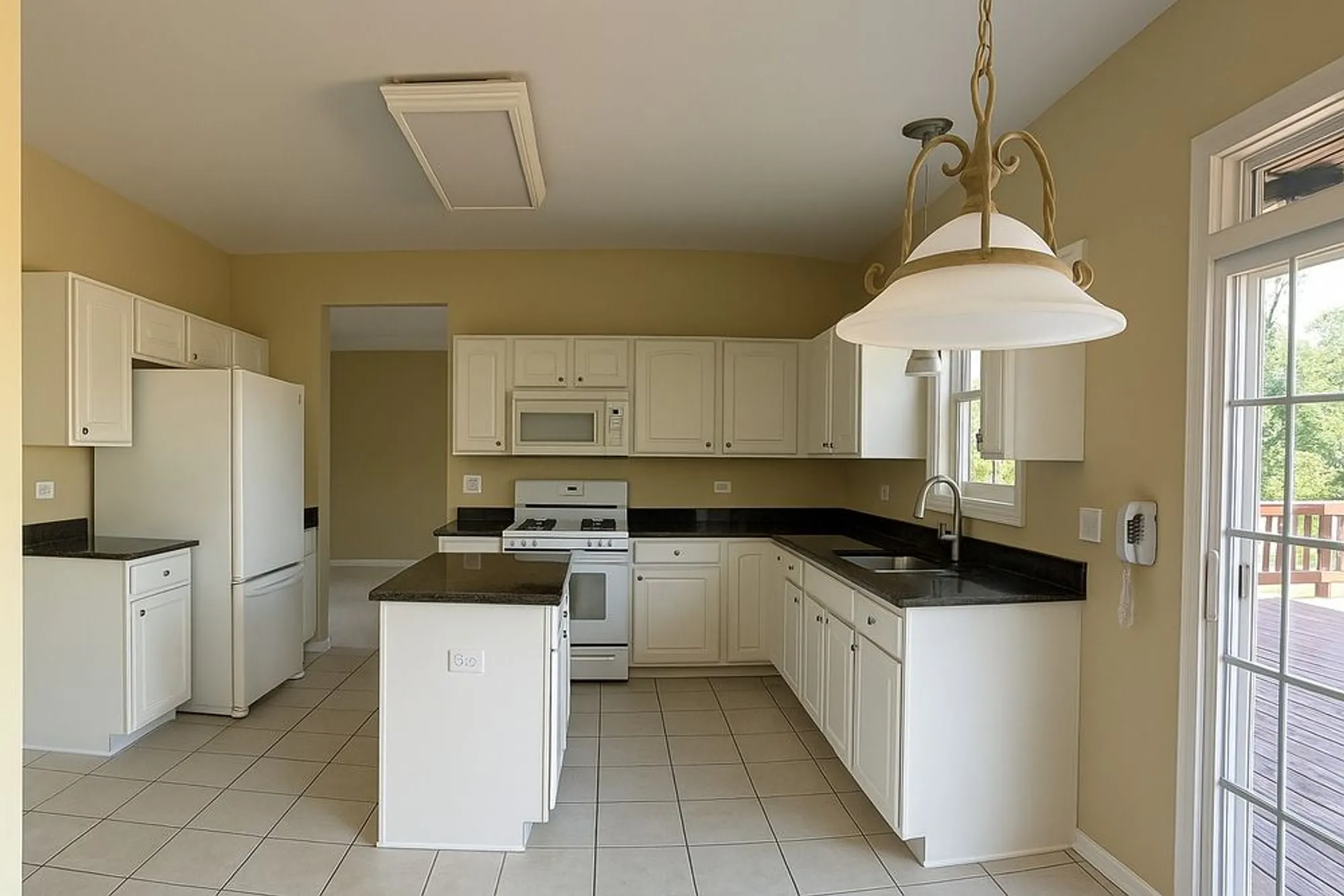 Property Slideshow image 7 of 24 | 21546 victory lake way, Crest Hill, IL, 60403