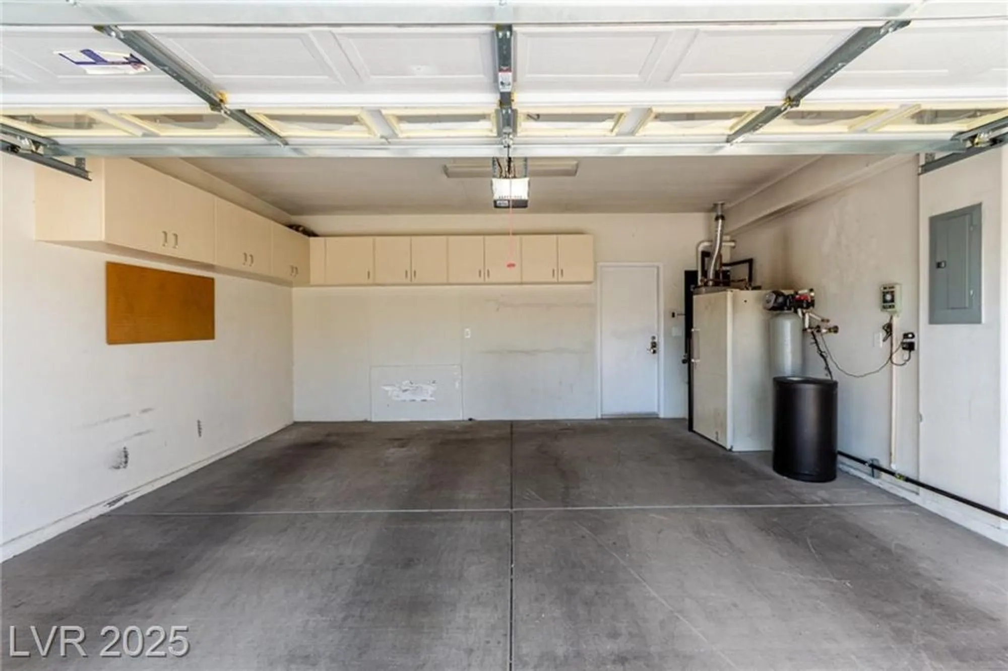 Property Slideshow image 26 of 31 | 7425 grassquit st, North Las Vegas, NV, 89084