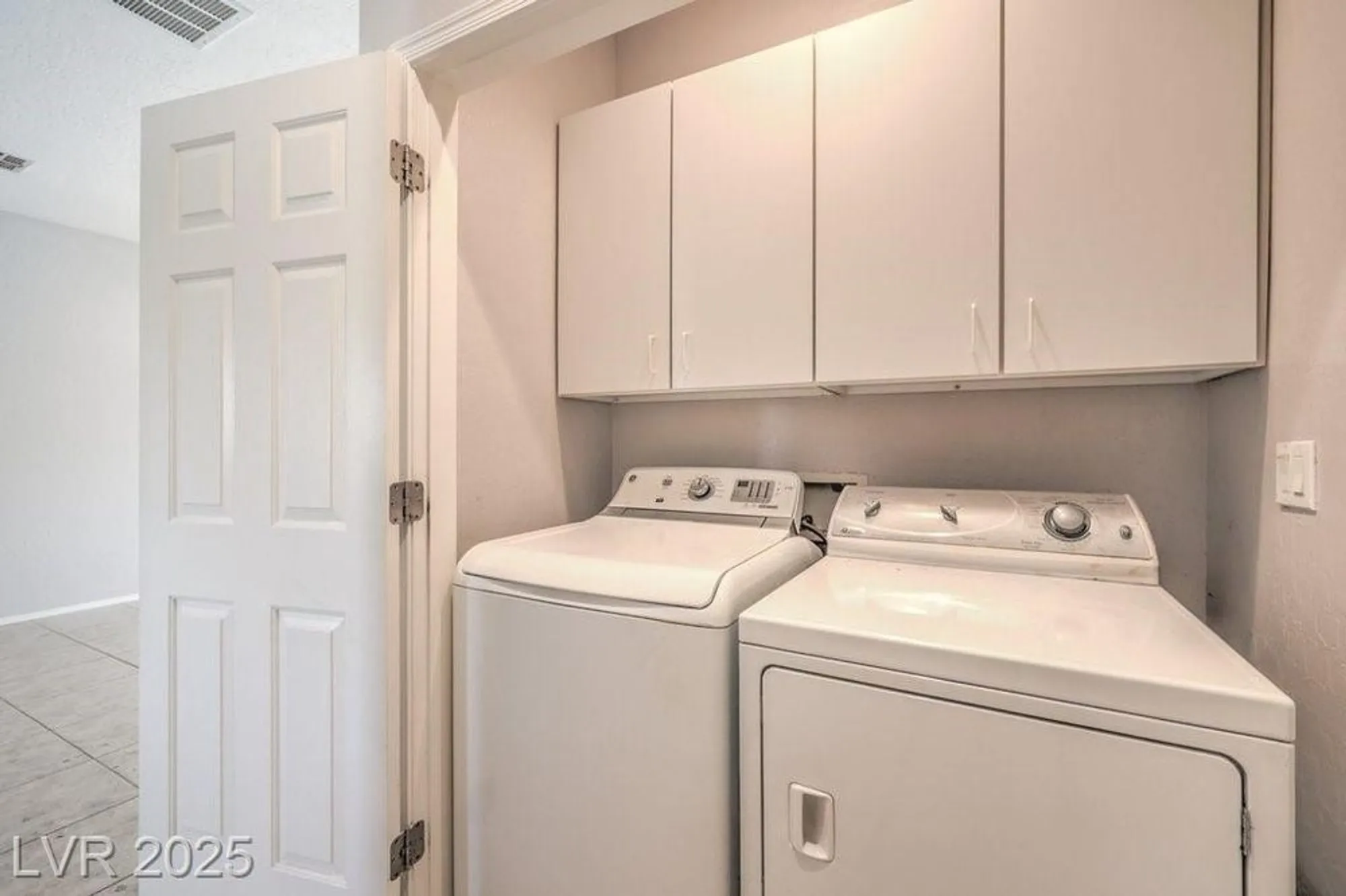 Property Slideshow image 28 of 36 | 5960 wheat penny ave, Las Vegas, NV, 89122