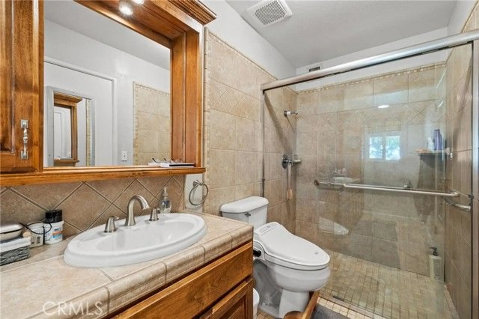 Property Slideshow image 31 of 48 | 704 river oaks dr, Bakersfield, CA, 93309