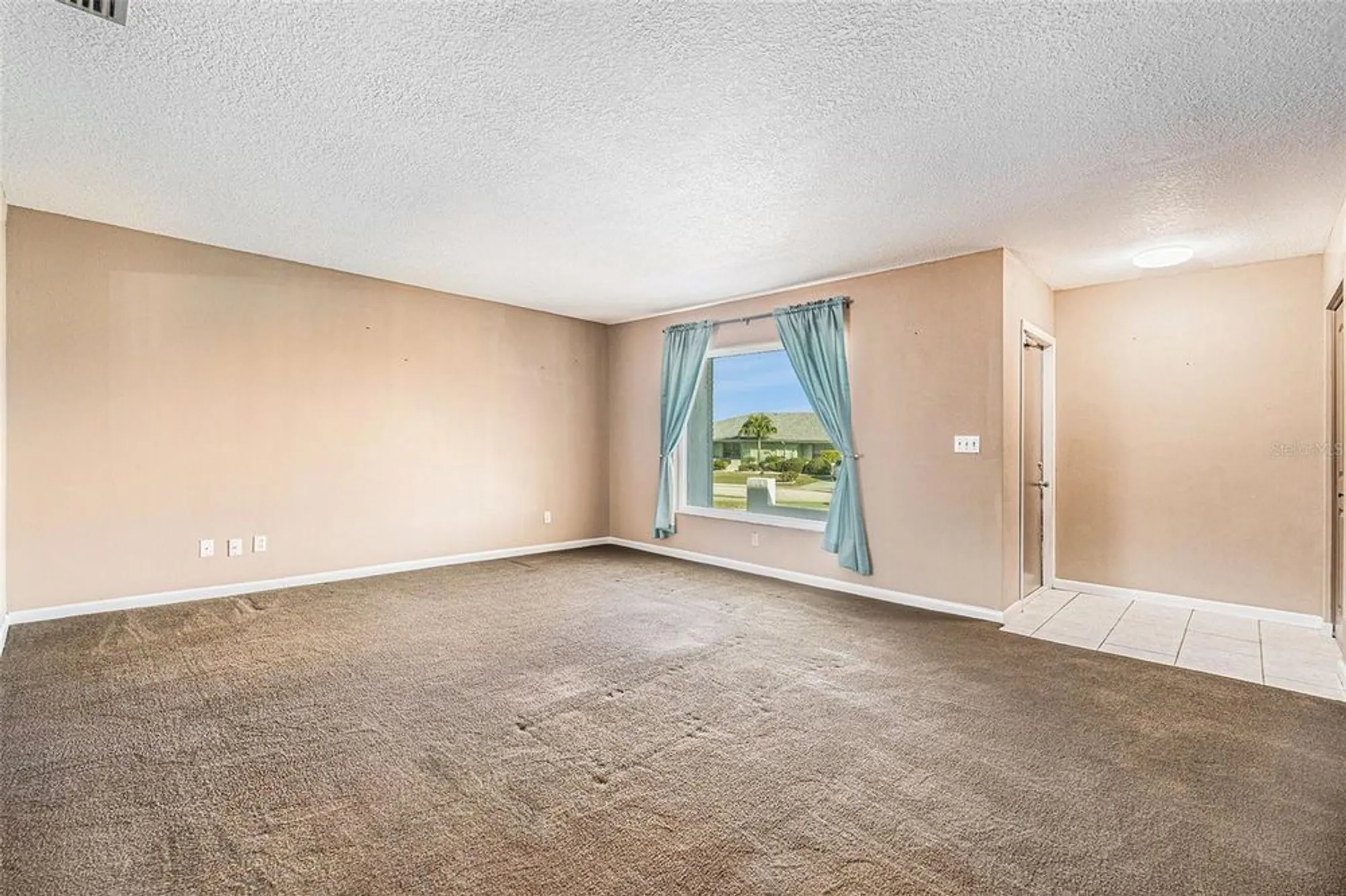 Property Slideshow image 5 of 35 | 382 club manor dr, Sun City Center, FL, 33573